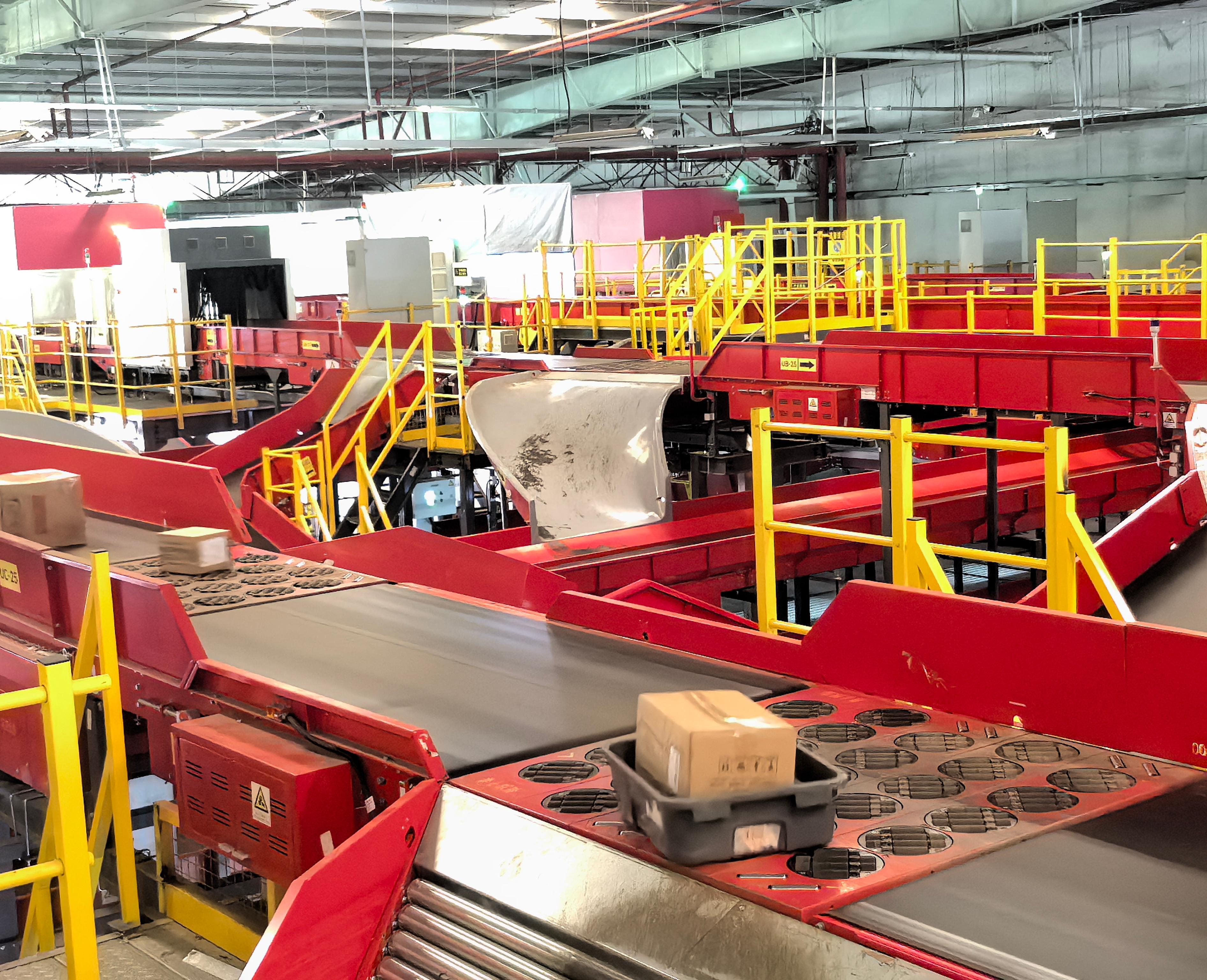 LUHUI OEM Wholesale Price Logistic Warehouse Sorting Cross Belt Efficient Pivot Wave Swivel Omni Wheel Diverter Sorter Supplier