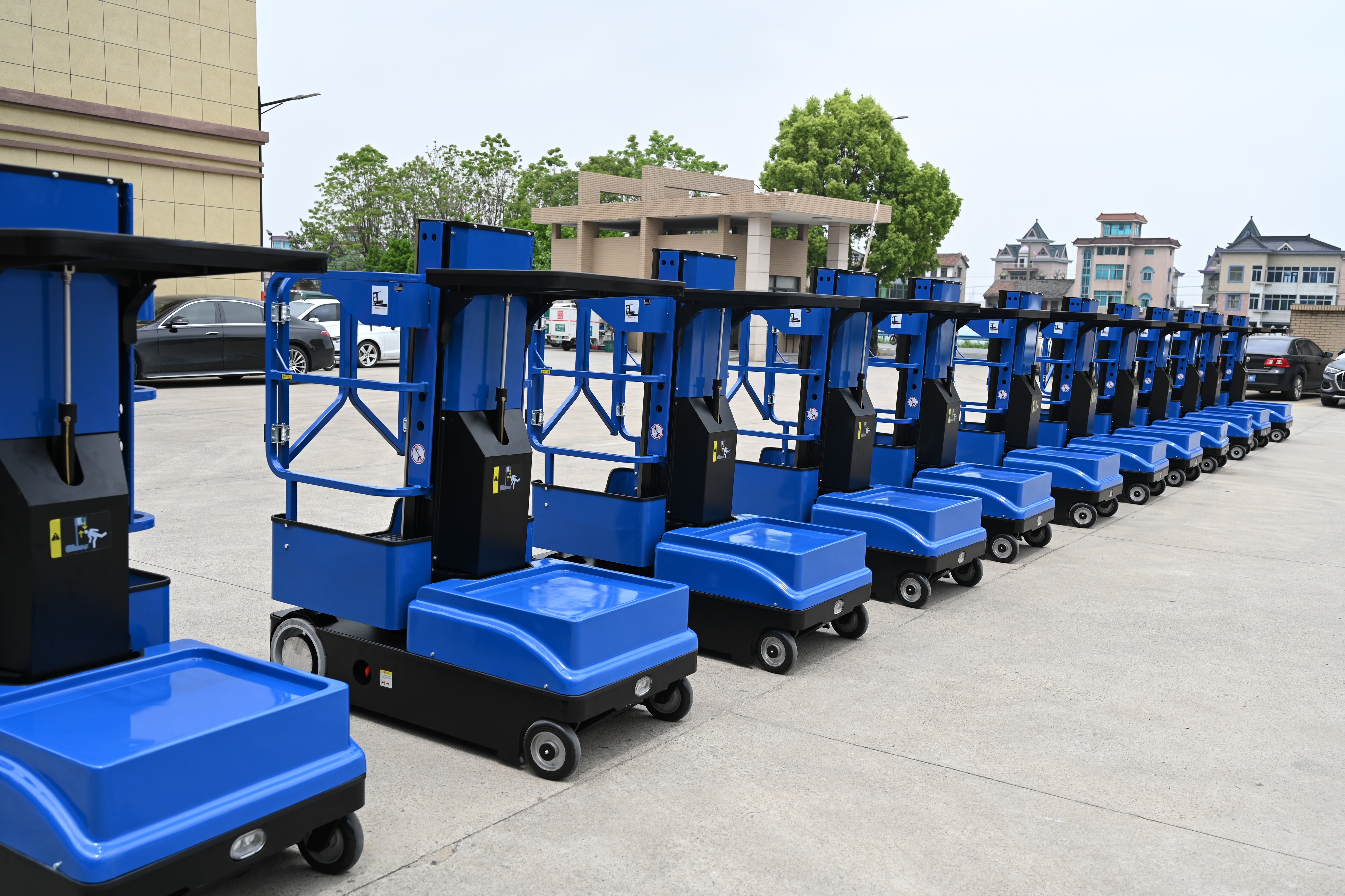 HELI Portable Electric Order Picker Trolley With Wheels Warehouse Logistics Order Picking Cart Aerial Work Platform