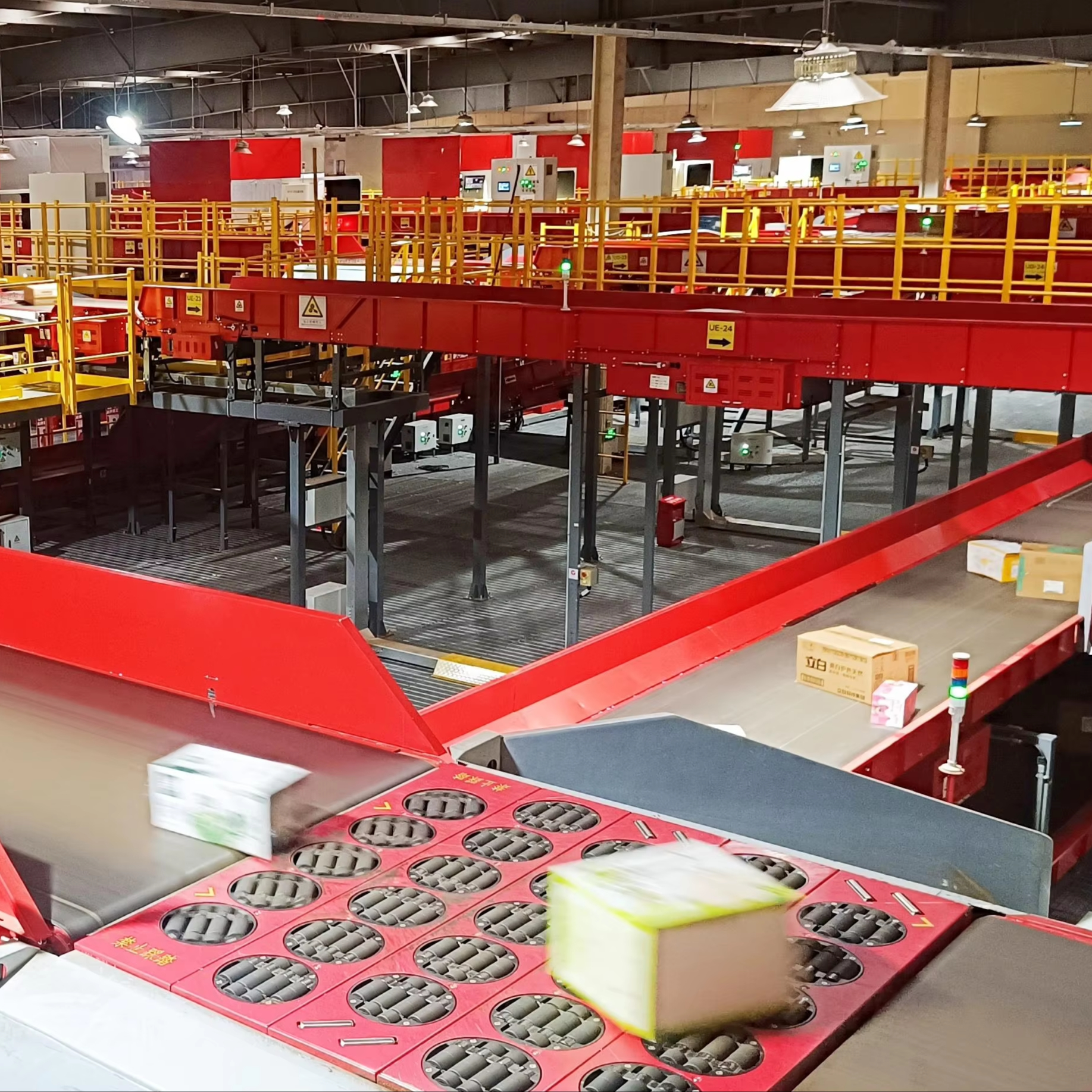 LUHUI High Efficient Custom Automatic Parcel Sorting Machine Power Swing Switch Wheel Sorter for Logistics Warehouse E-commerce