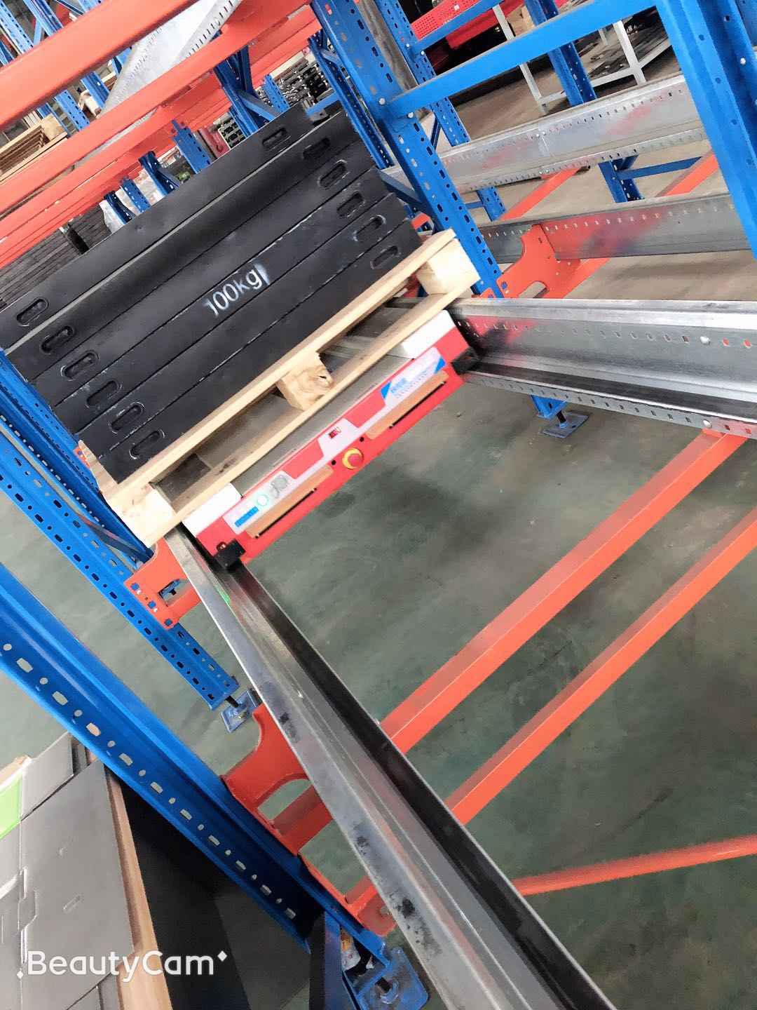 Freeze-Ready Shuttle System, Minus 30 &deg;C Automated Storage Robot for Cold-Chain Warehouse Automation with WMS Integration