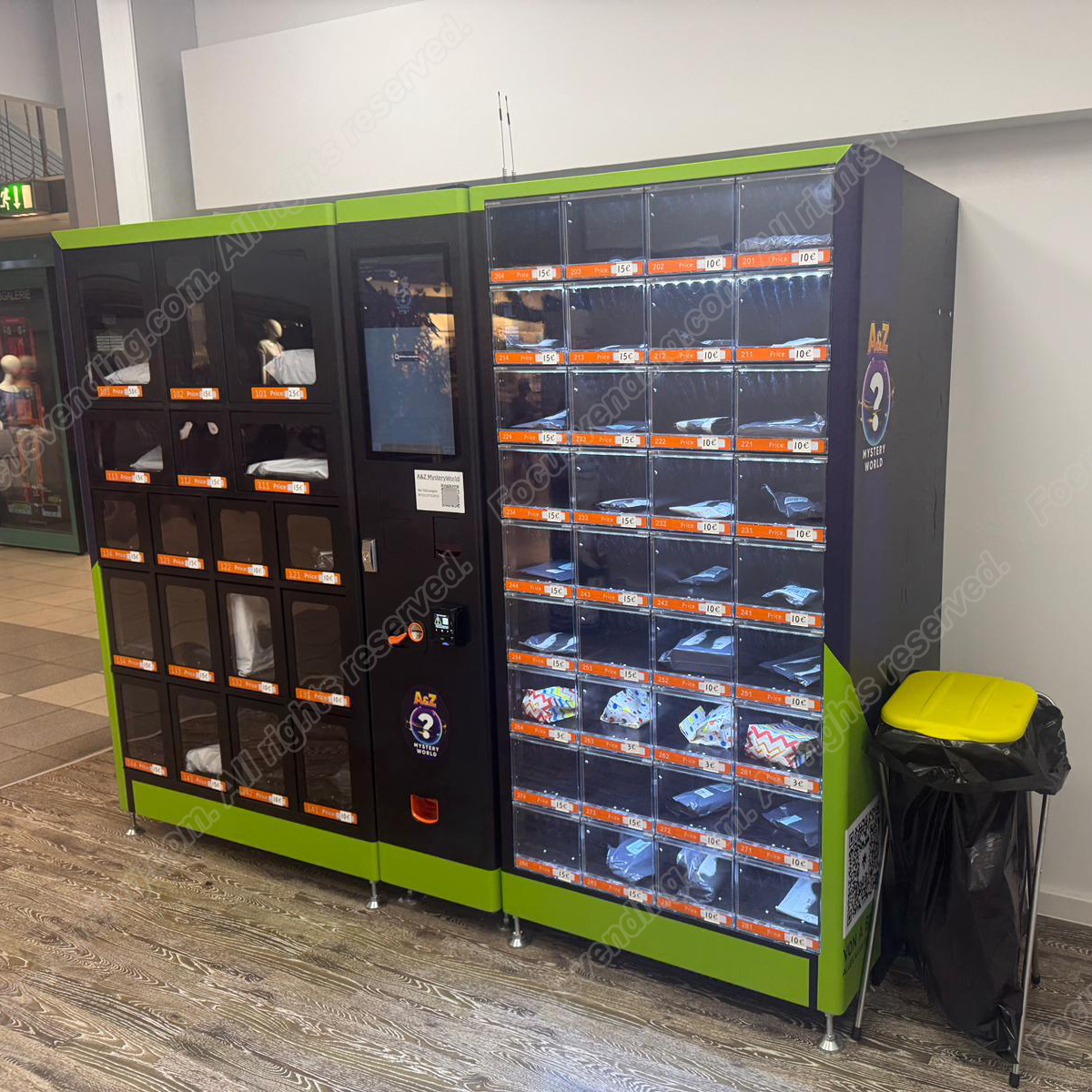 Automated Smart Storage Cabinet with Digital Payment Integration