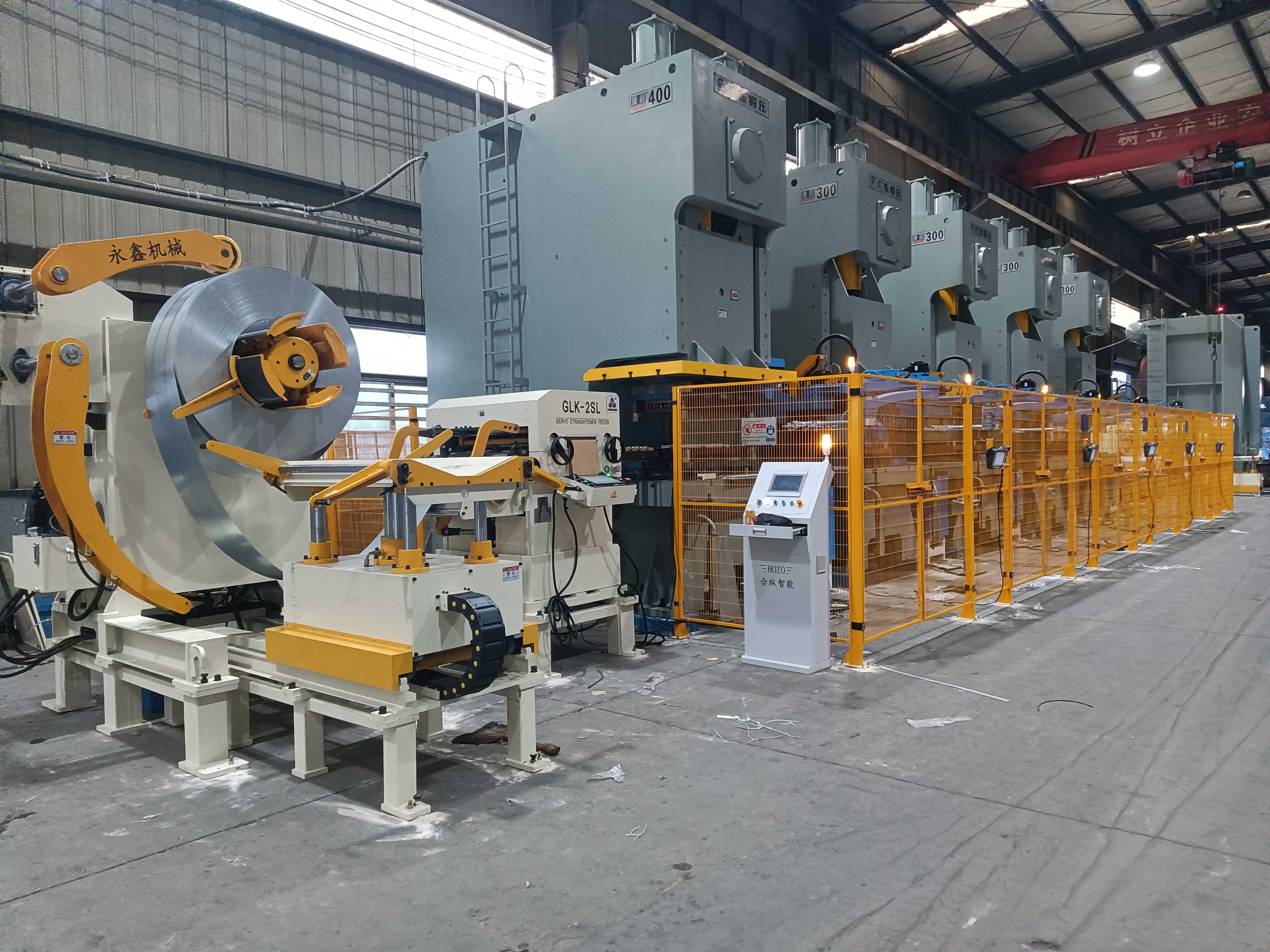 New Hezong 4-Axis Robot for Metal Stamping Loading and Unloading Automation with Free Custom Solution Design