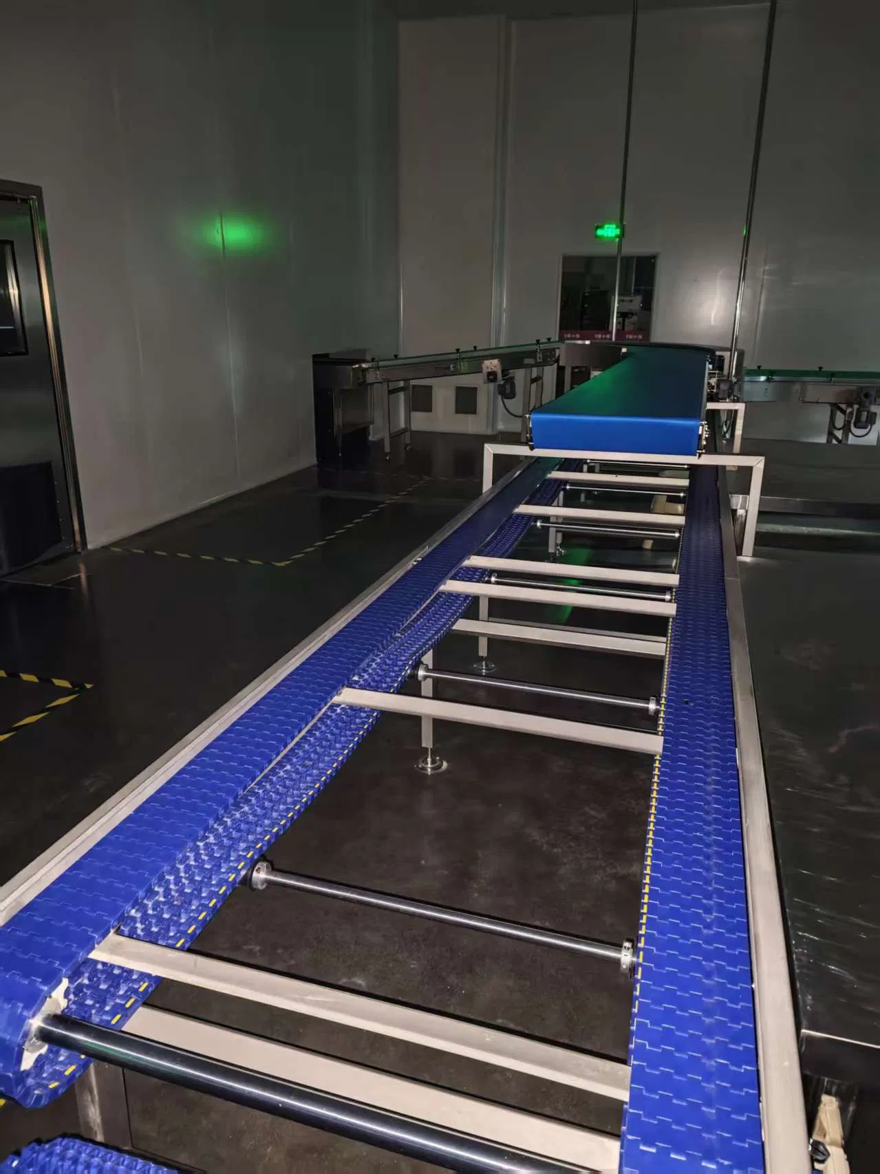 Horizontal Belt Conveyor Production Line with Vibrating Feeder for Uniform Distribution on Belt