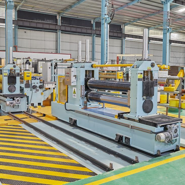 Qingdao Yituo Machinery Metal Coil Straightening Servo Feeder Slitting Rewinding Machine Line