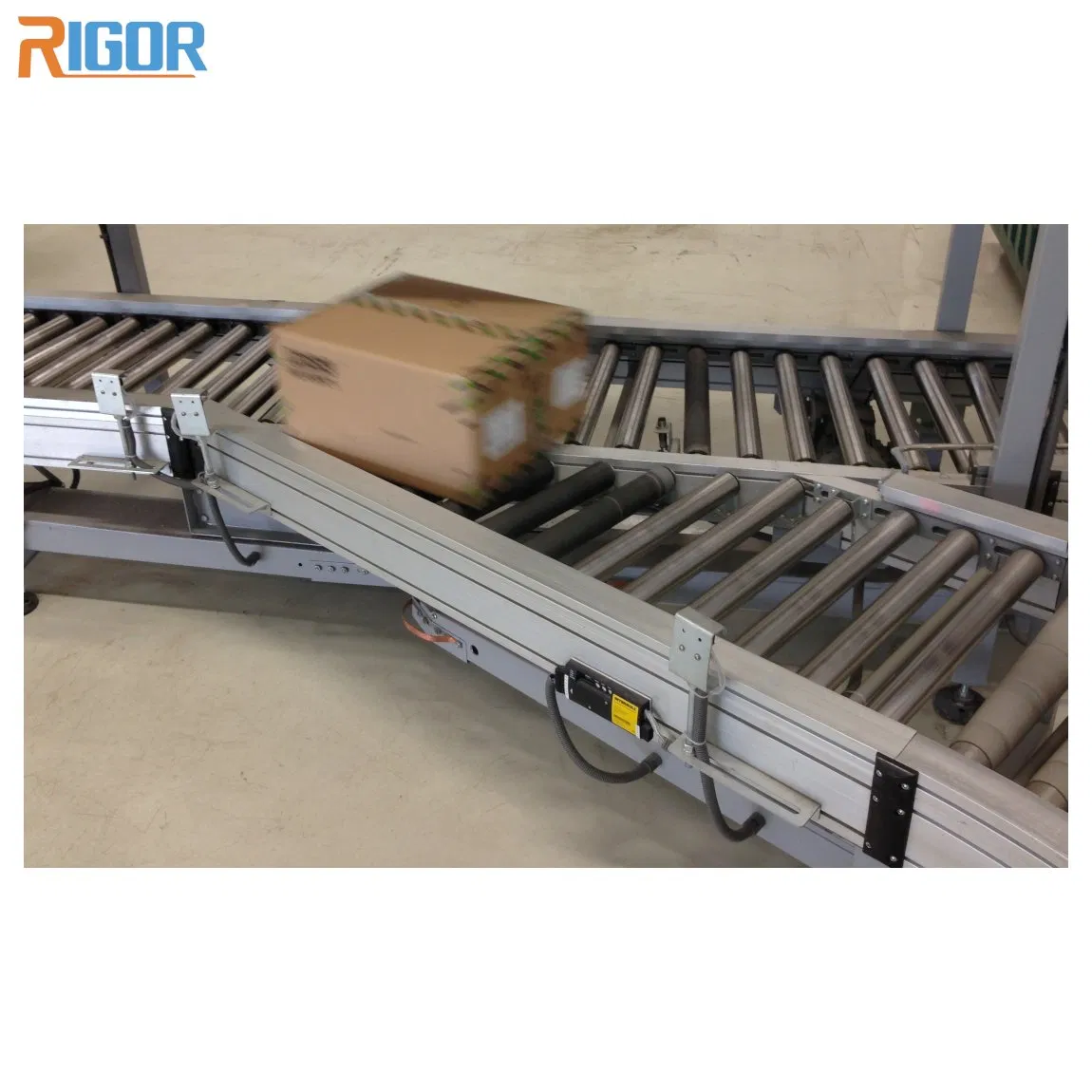 Smart Merge Conveyor Systems for Streamlined Warehouse Operations