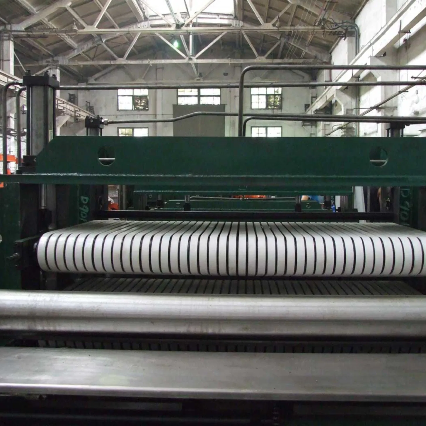 Qingdao Yituo Machinery Metal Coil Straightening Servo Feeder Slitting Rewinding Machine Line