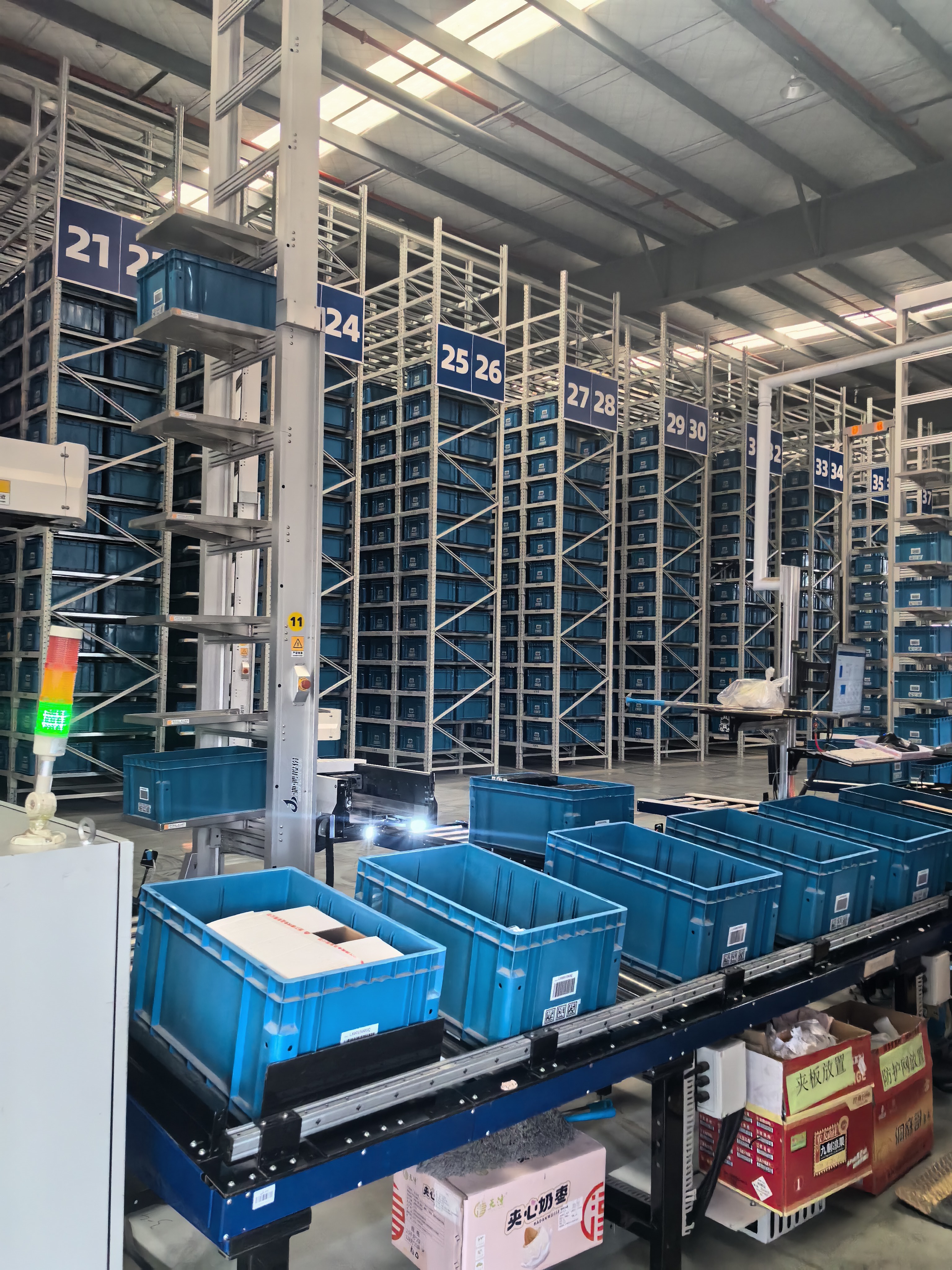 Intelligent Warehousing High-Density Steel Storage 8-Layer Automated Retrieval System Goods-to-Person Efficient Picking for