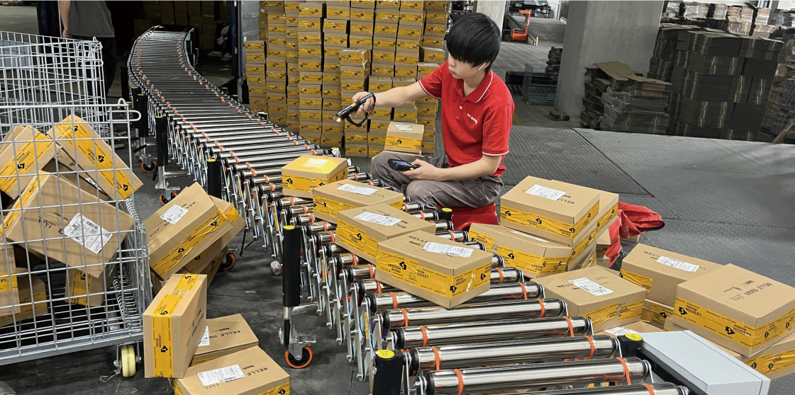 Electric Synchronous Muti-wedge Belt Adjust Foldable Roller Conveyor Express Industry E-commerce Warehouse Line Equipment