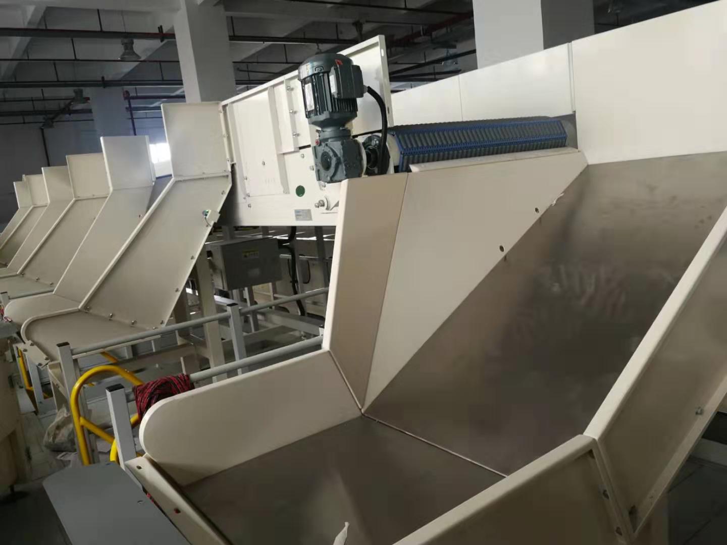 Irregular Parcel Sorting Machine Cross Belt Sorter For Sorting Parcel At Postal Express E-commerce