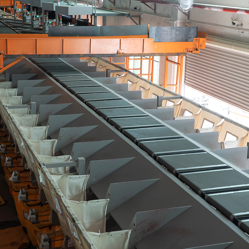 Custom Warehouse E-Commerce Express Scanning Cross Belt Sorting Machine DWS Parcel Sorting Machine for Logistics Company