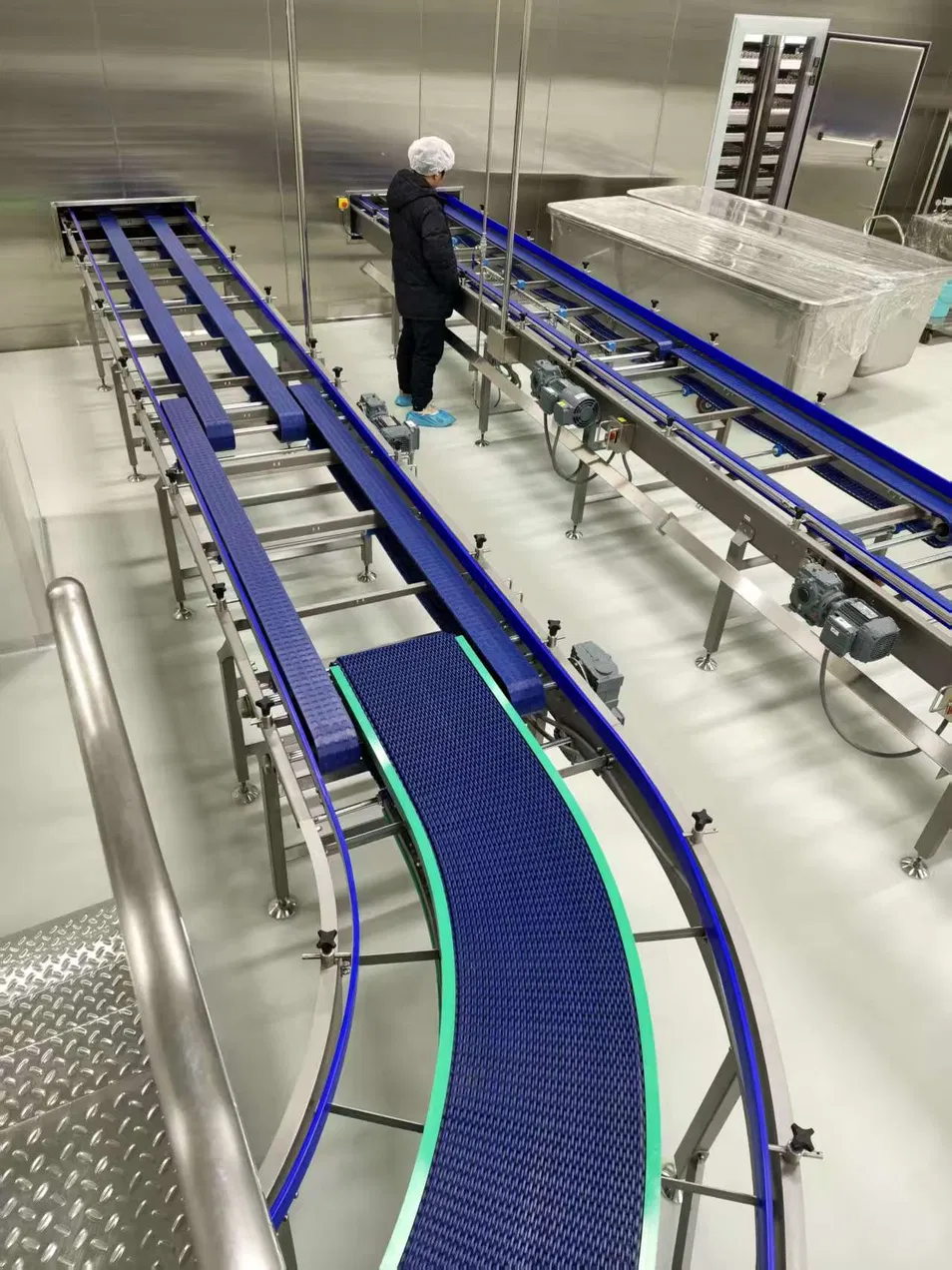 Horizontal Belt Conveyor Production Line with Vibrating Feeder for Uniform Distribution on Belt