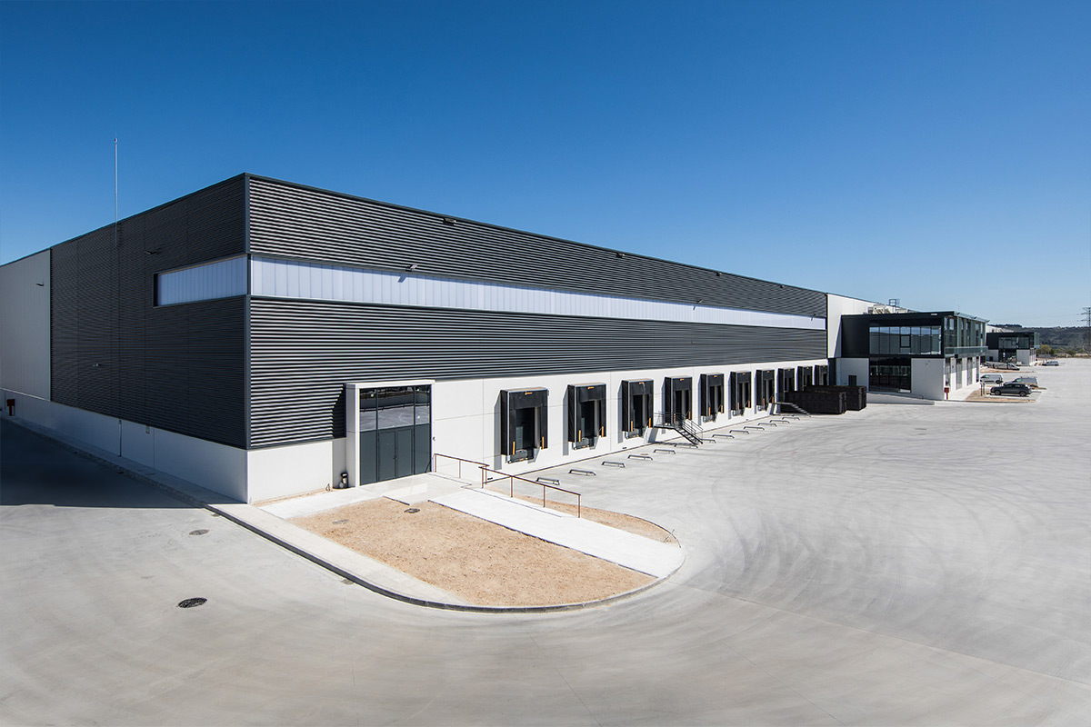 High Performance Logistics Operations In Spain Supporting International Order Fulfillment And Return Management Systems
