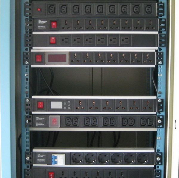 12 Way PDU Sockets Schuko/Euro Standard Power Distribution Unit