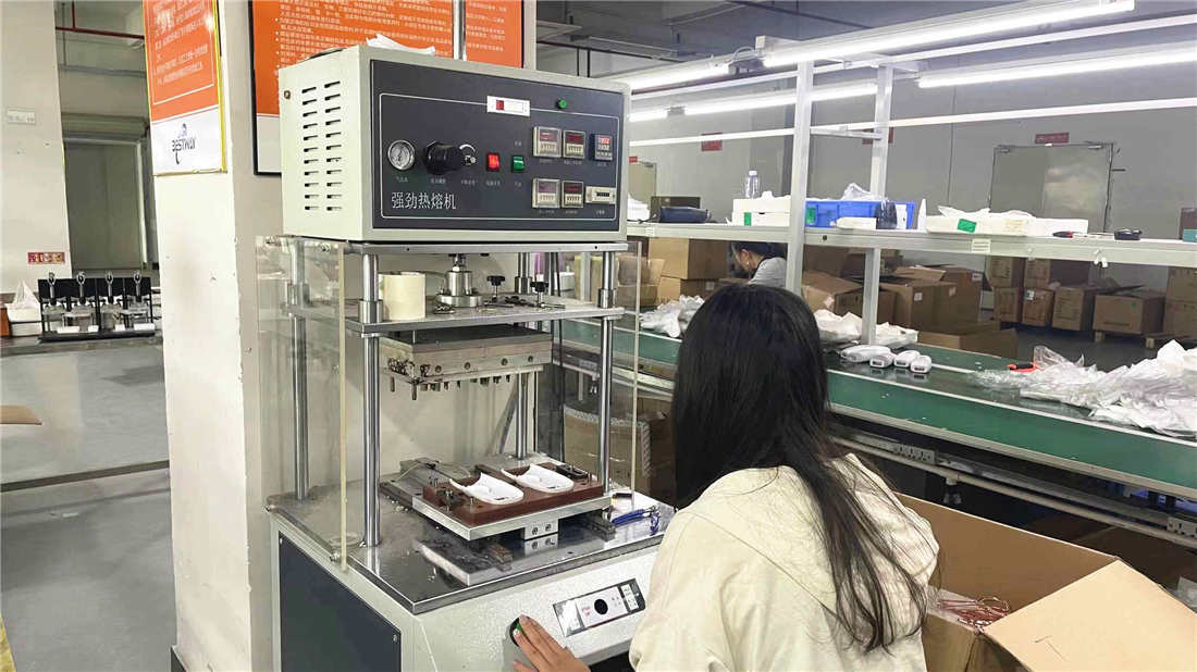 Ultrasonic Welding Machine for precision beauty equipment manufacturing