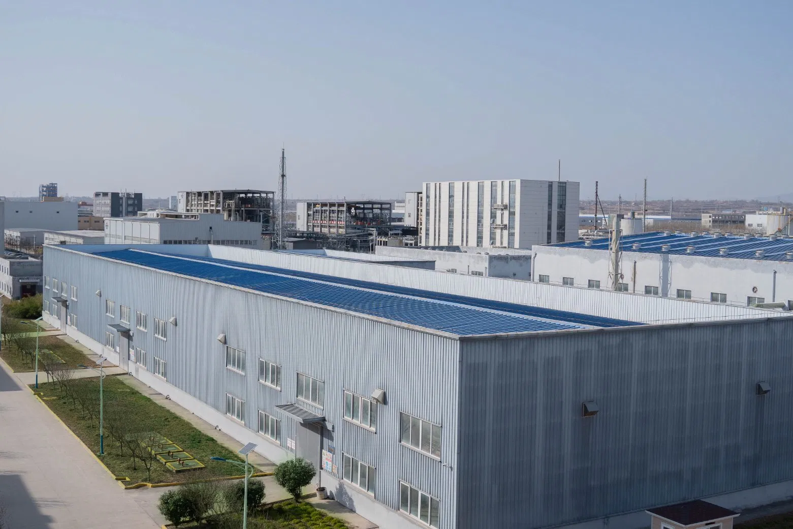 SR-101A Inibidor de Corrosão Solúvel em Água de Grau Industrial Especial para Unidades de Destilação Atmosférica e a Vácuo de Refinarias com Alta Taxa de Inibição de Corrosão