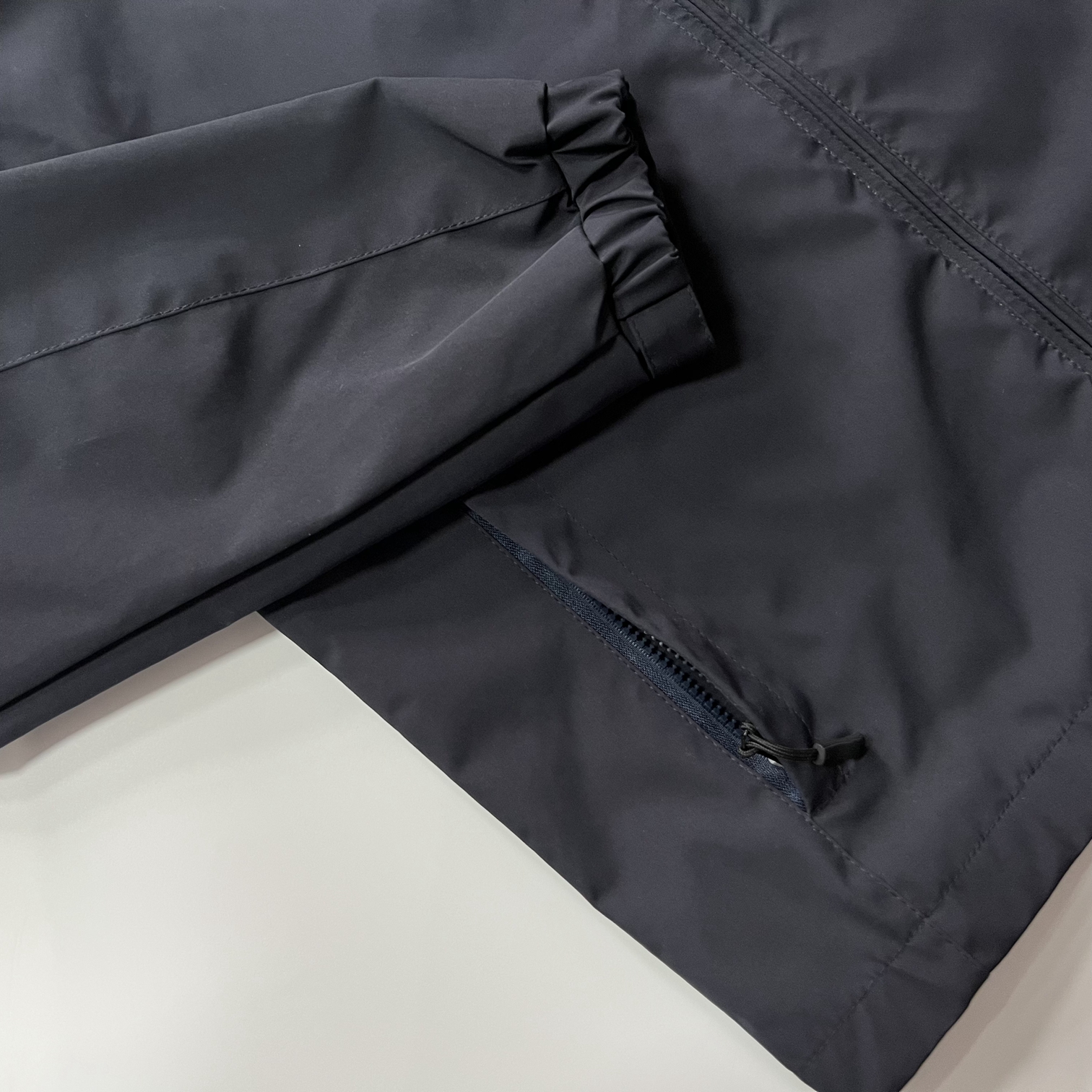 Custom Lightweight Wind Breaker Breathable &amp; Waterproof Rain Jacket For Outdoor Sports Winter Delivery Uniform