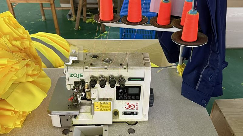 Overlock Sewing Machine