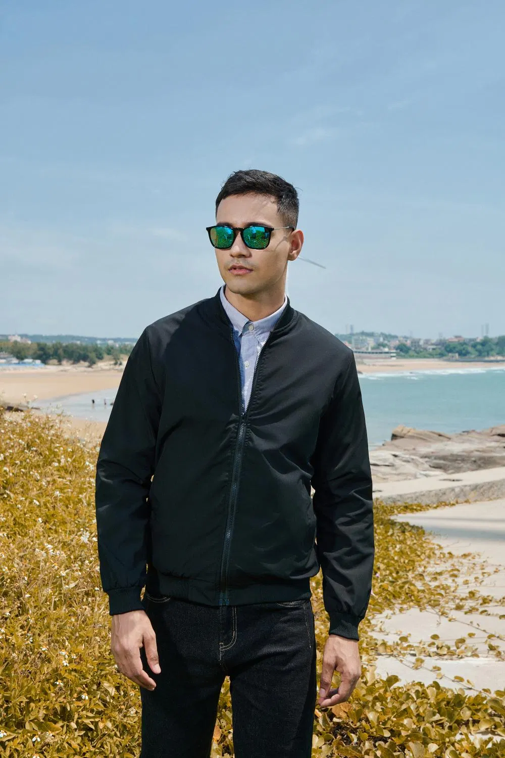 Soft Shell Unisex Windbreaker Jacket Waterproof Lightweight Hooded Hiking Breathable Polyester Nylon Windbreaker Tracksuit
