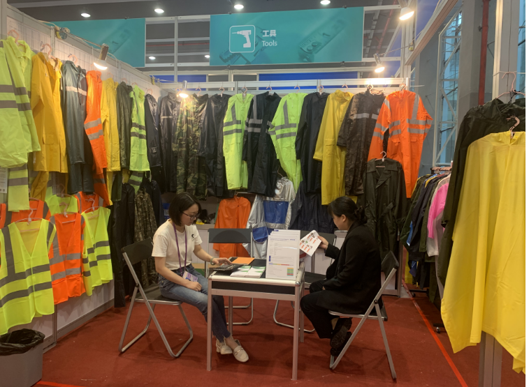 Raincoat Feature Highlights 1