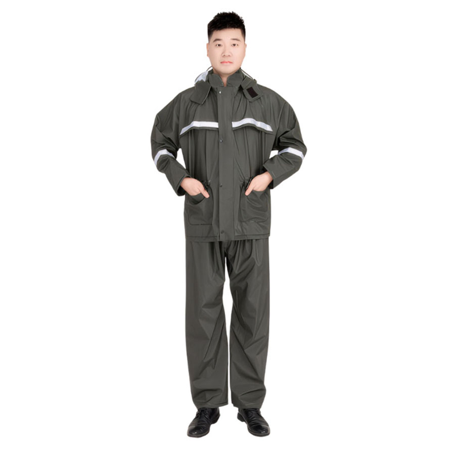 Oil Resistant Reflective Strip Raincoat for Sanitation Workers Daily Use