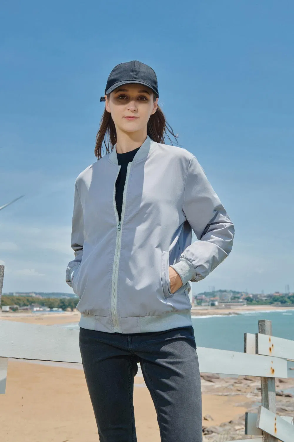Soft Shell Unisex Windbreaker Jacket Waterproof Lightweight Hooded Hiking Breathable Polyester Nylon Windbreaker Tracksuit