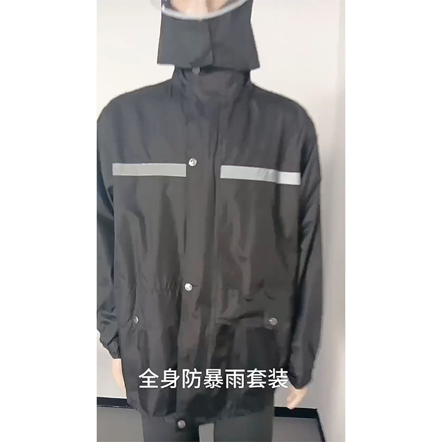 Oil Resistant Reflective Strip Raincoat for Sanitation Workers Daily Use