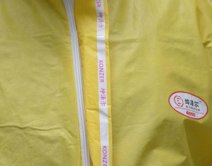 Safety Protective Chemical Industry Painting Waterproof Type 3b 4b Protective Clothing Overall Workwear Disposable Coverall