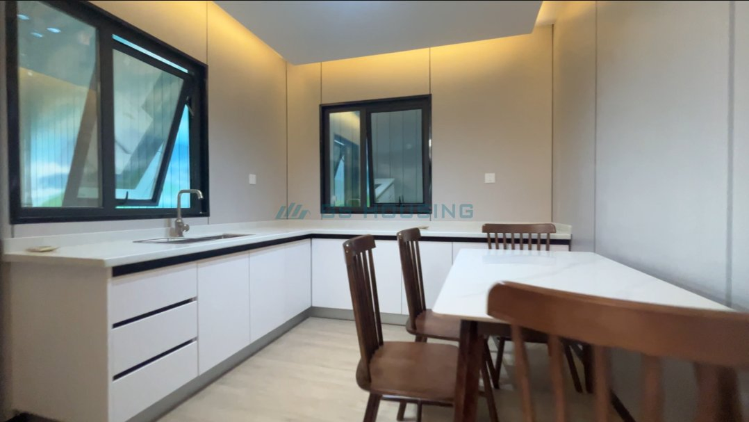 Factory Customized Container Steel Structure Luxury Prefabricated House Prefab Villa with CE