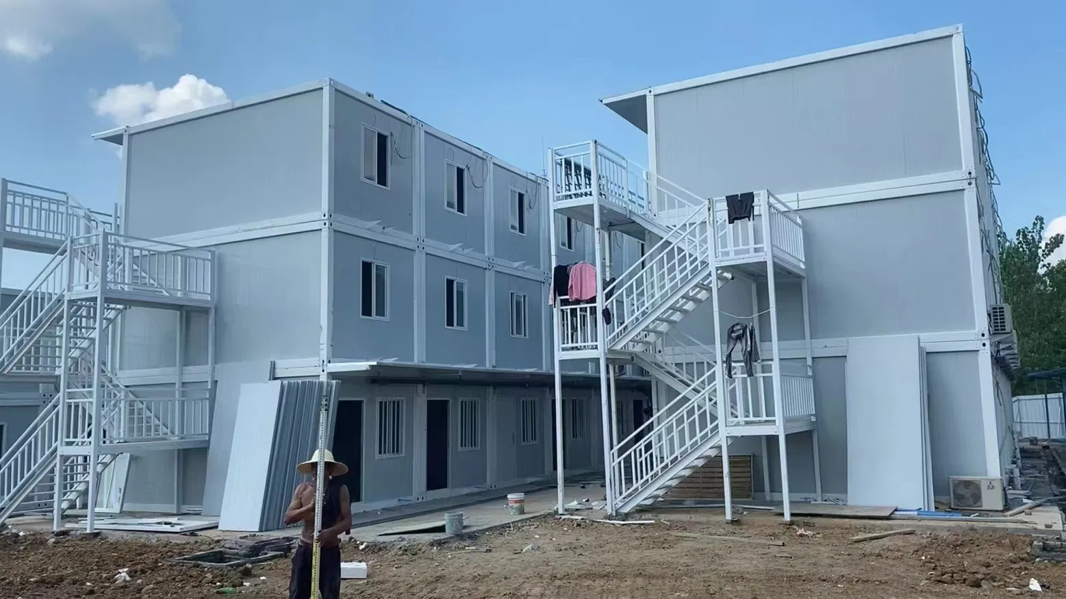Detachable Prefabricated Steel Luxury Container House Villa Hotel 3 Bedroom Office Modular Cabin