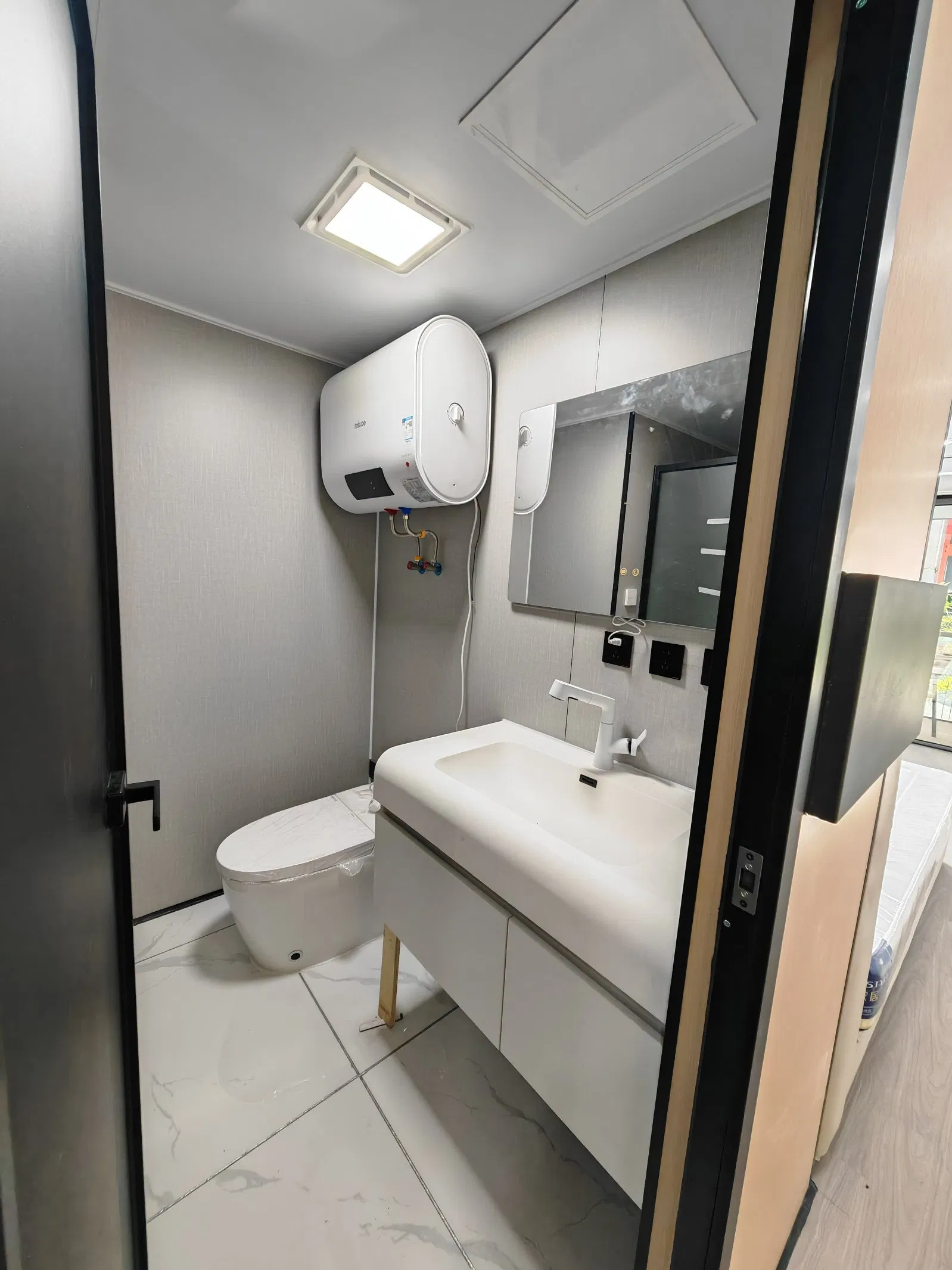 20FT 40FT Luxury Modular Prefabricated Double Wing Expandable Container House