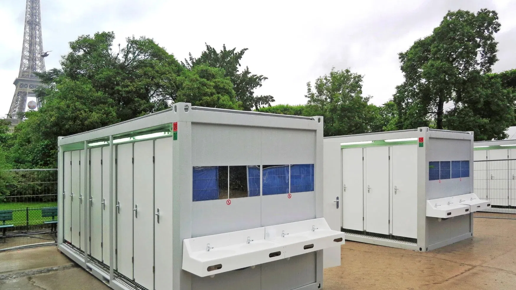 Versatile Standalone Toliet Bathroom Units for Construction Sites and Outdoor Events