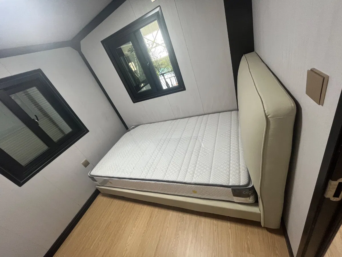 Double-Wing Expandable Container House (20FT/40FT) , Quick-Assembly Design, Waterproof/Fireproof EPS Insulation