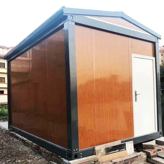 Customized Mobile Container Houses with Roofs, Prefabricated Insulated Modular Houses, Best-Selling Wood Grain Color Suitable for Cold Climates