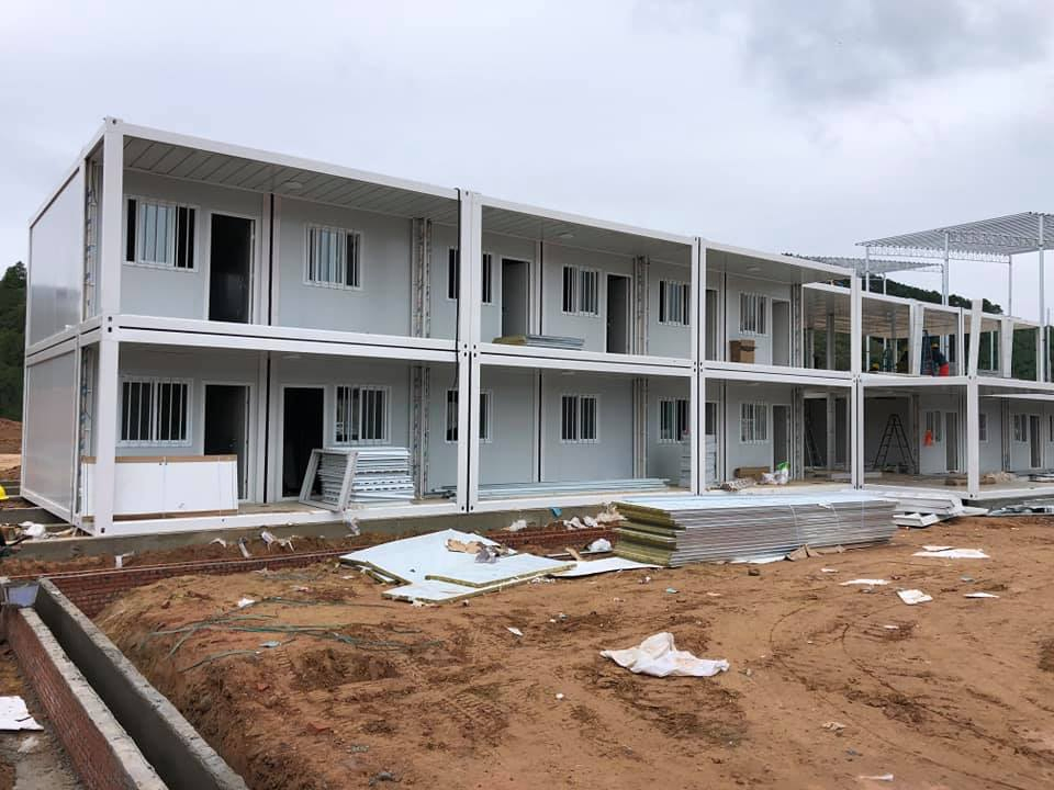 Contemporary 2 Storey Luxury Container House Luxury Flatpack Modular Container Houses with Solar off-Grid