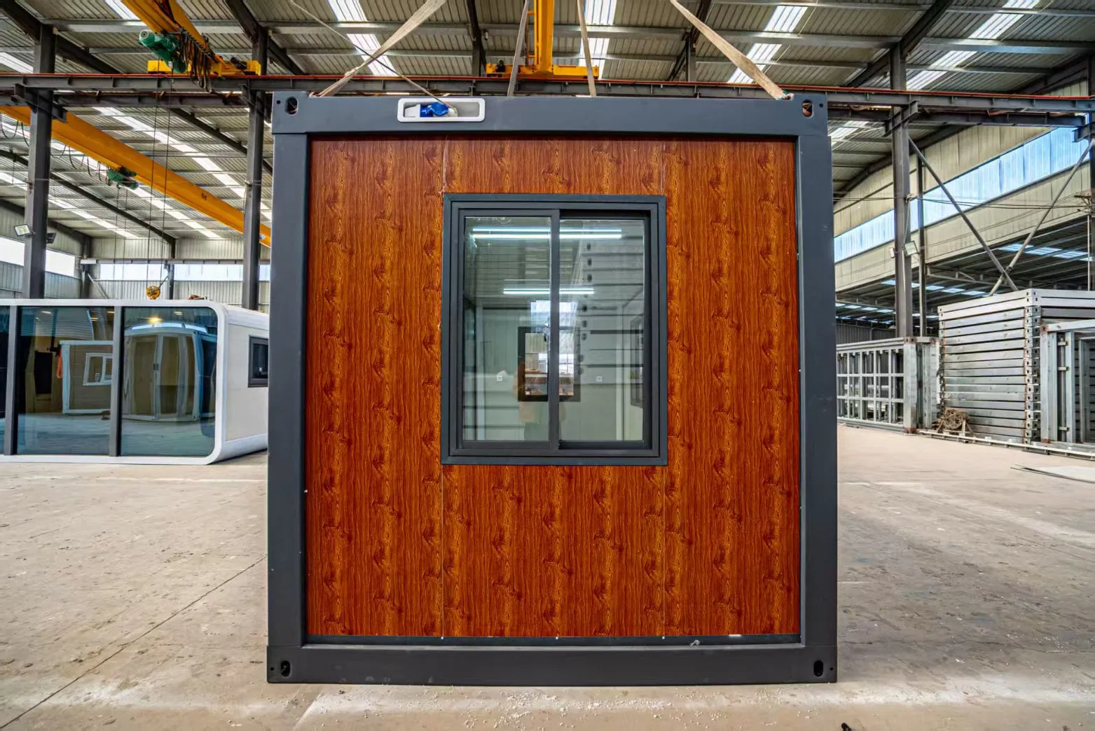 20FT Expandable Prefabricated Container House Double-Wing Modular Unit for Camp, Office &amp; Disaster Relief Container Home Prefab House Portable House