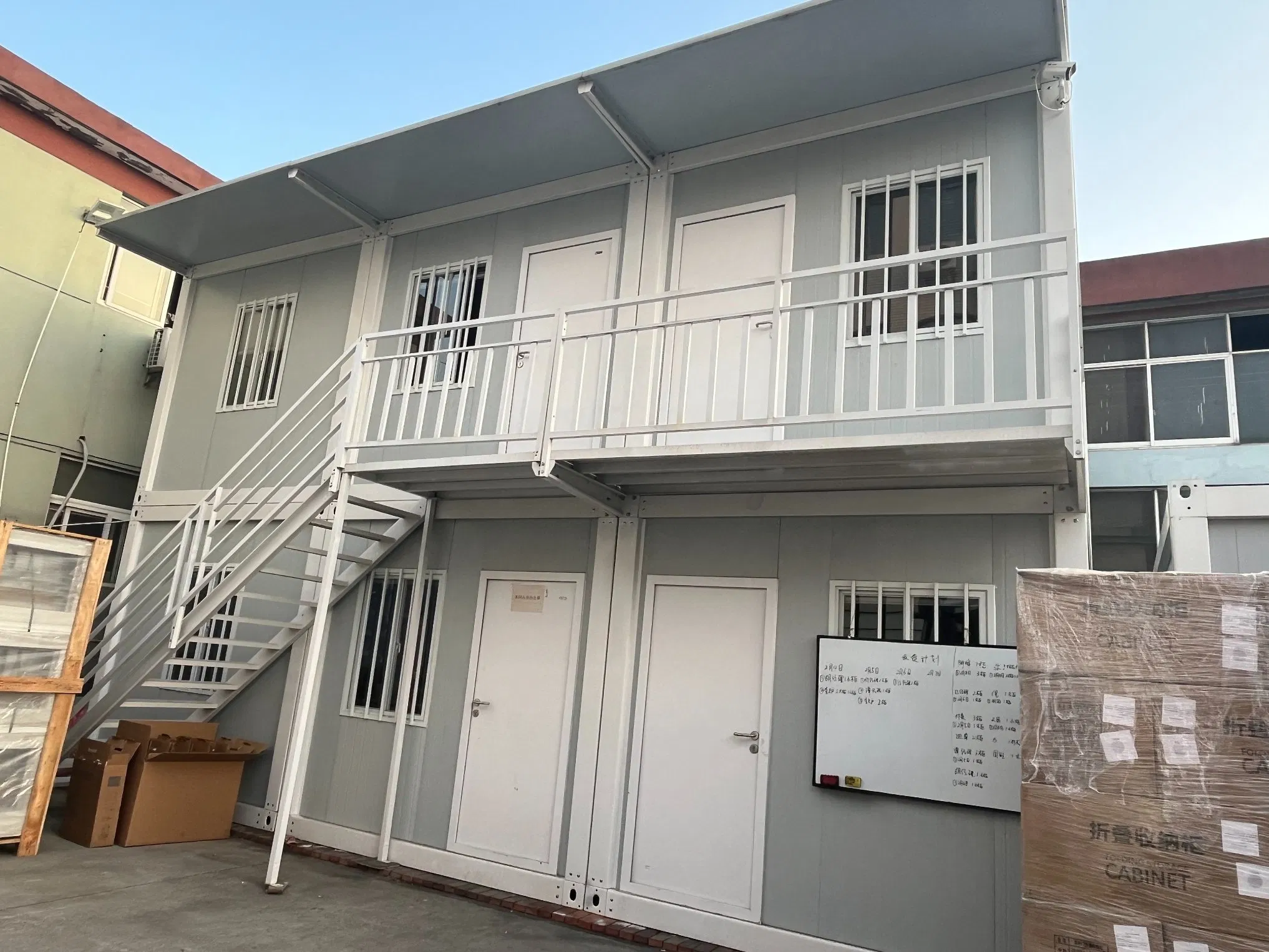 Solar Powered Expandable Container House off-Grid for Farm Accommodation