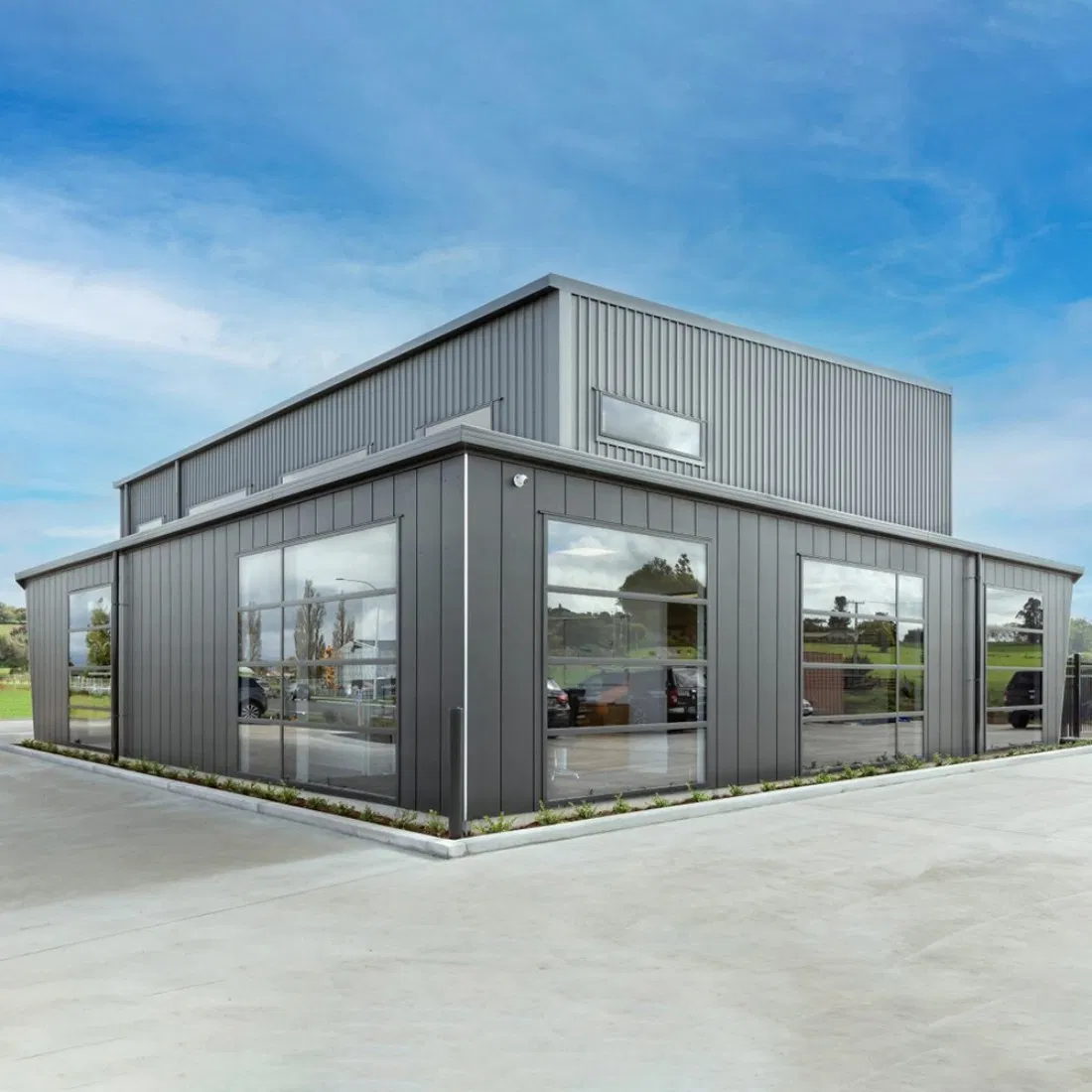 Durable Modern Multi-Story Commercial Prefabricated Office Buildings Hotels Apartments Made Container Material Steel Structure