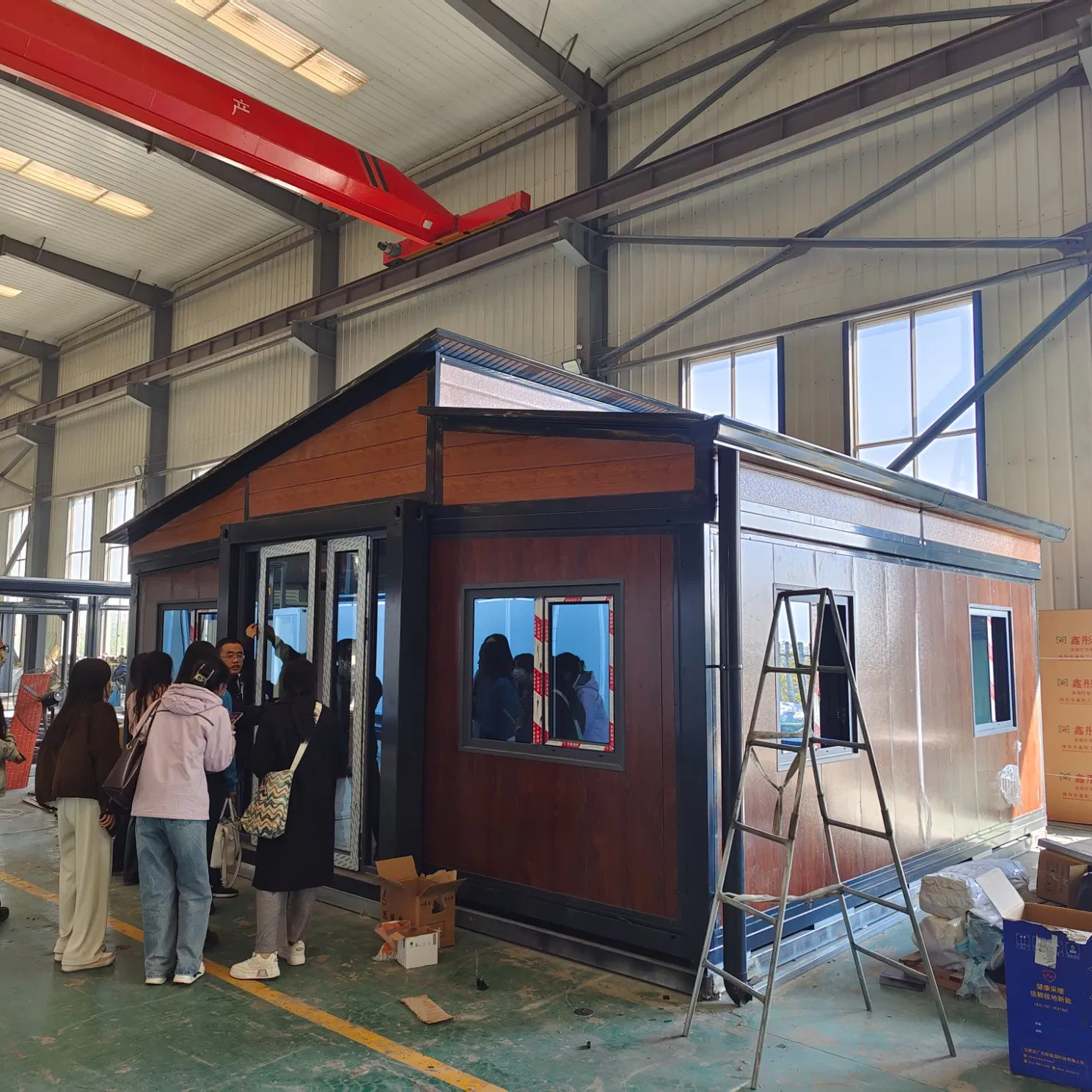 20FT Double-Wing Expandable Container House Luxury Integrated House