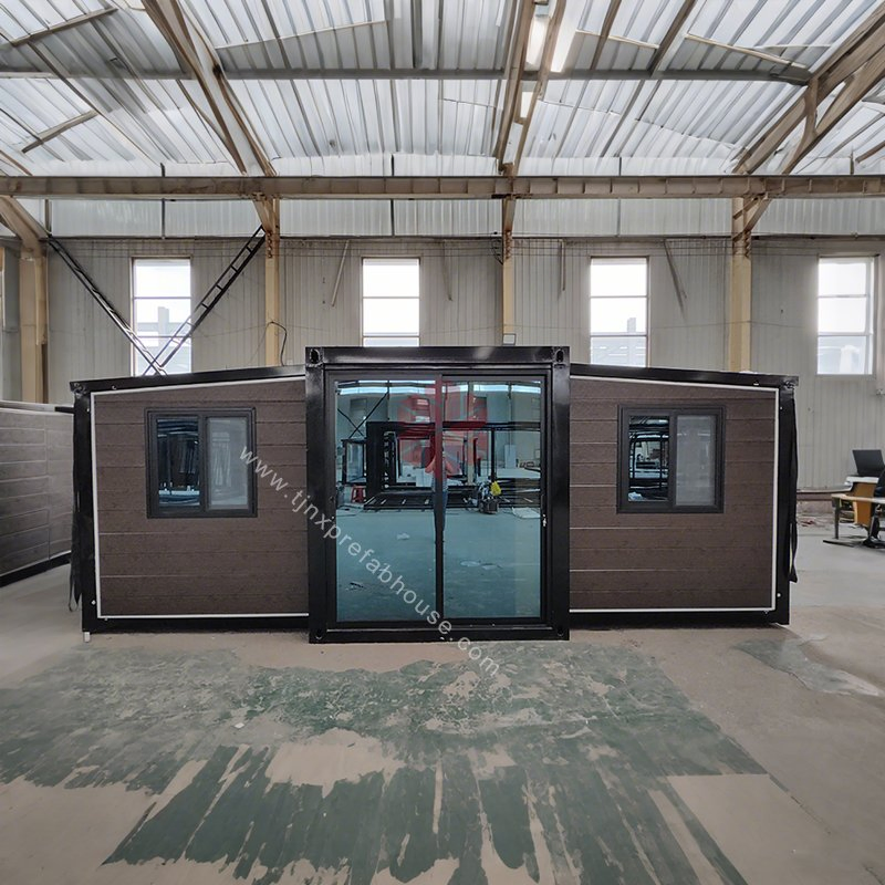 off-Grid Living Expandable Container House with Solar System Prefabricated Tiny Home