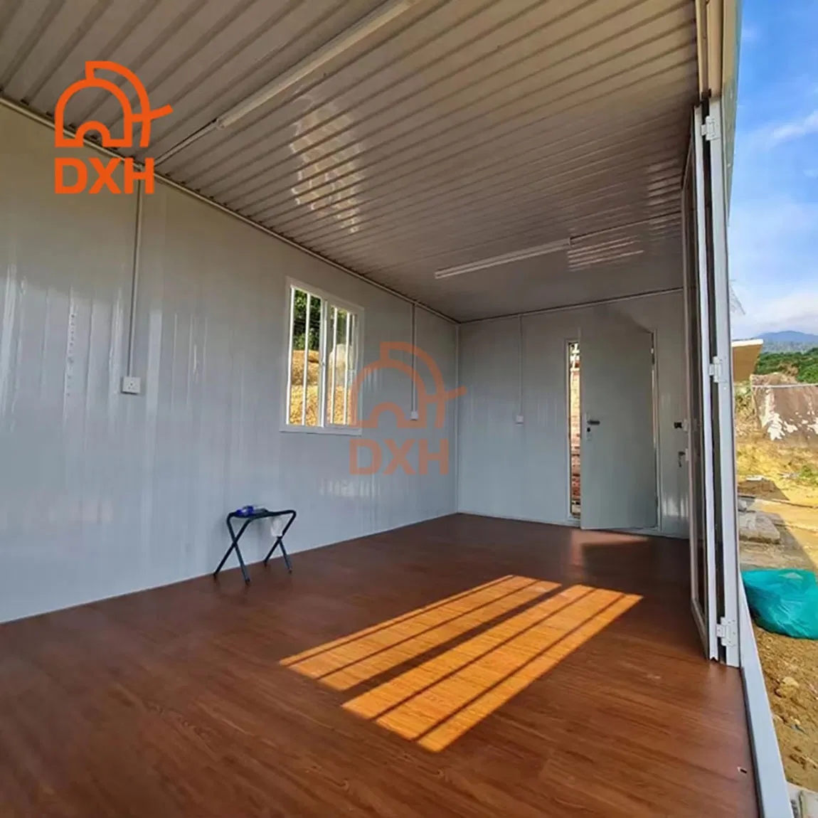 Dxh Portable Factory Customized Store Living Office Prefabricated Warehouse 20FT Suzhou Storeroom Airbnb Flat Pack Camping School Classroom Container House