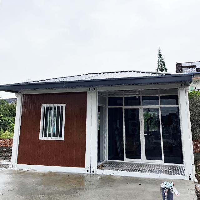 Wholesale Custom Movable Container House Homes Prefabricated Insulated Prefab Flat Pack House for Cold Climate