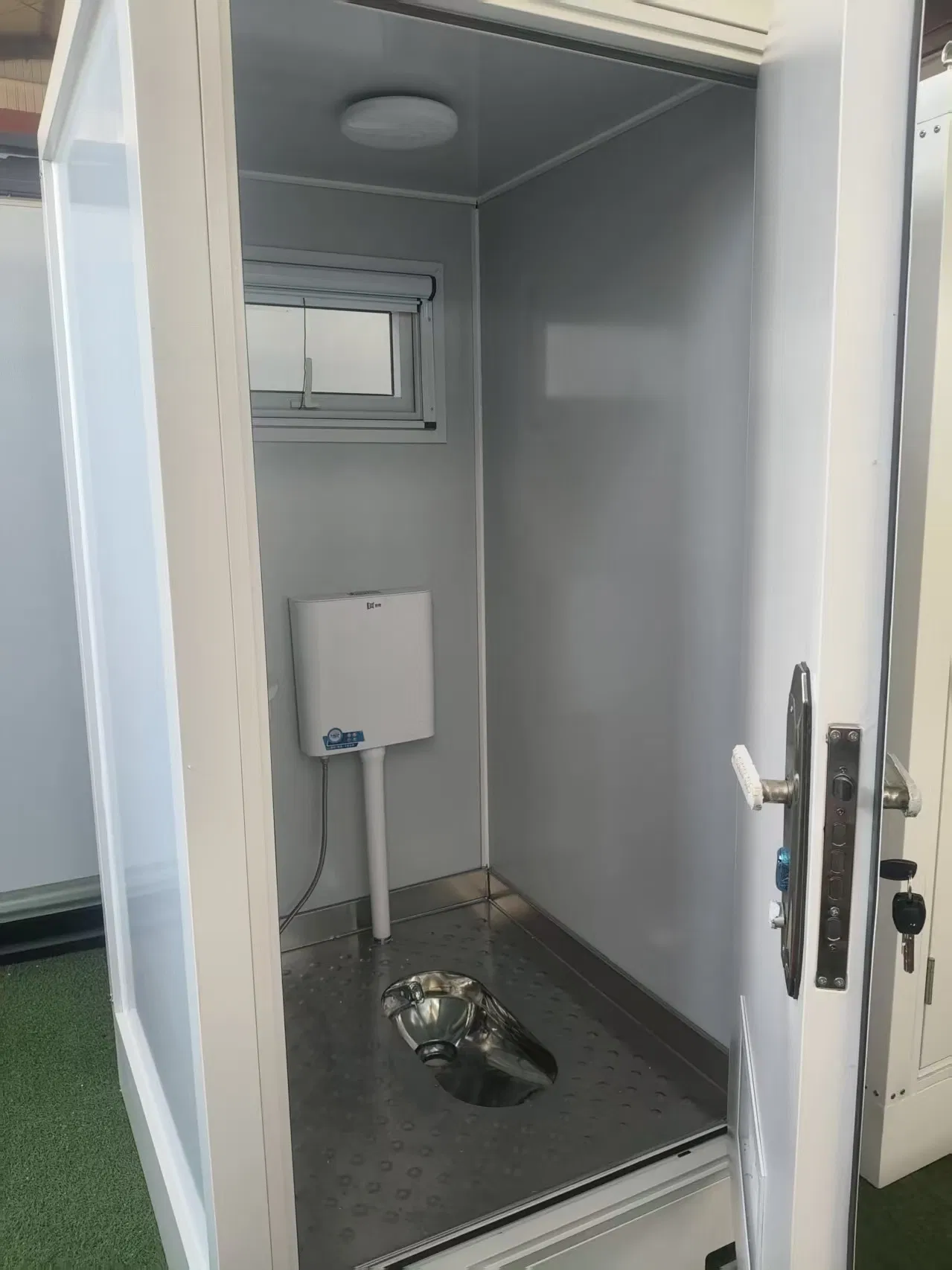 Durable Mobile Toilet Unit for Outdoor Events and Construction Site Sanitation Use