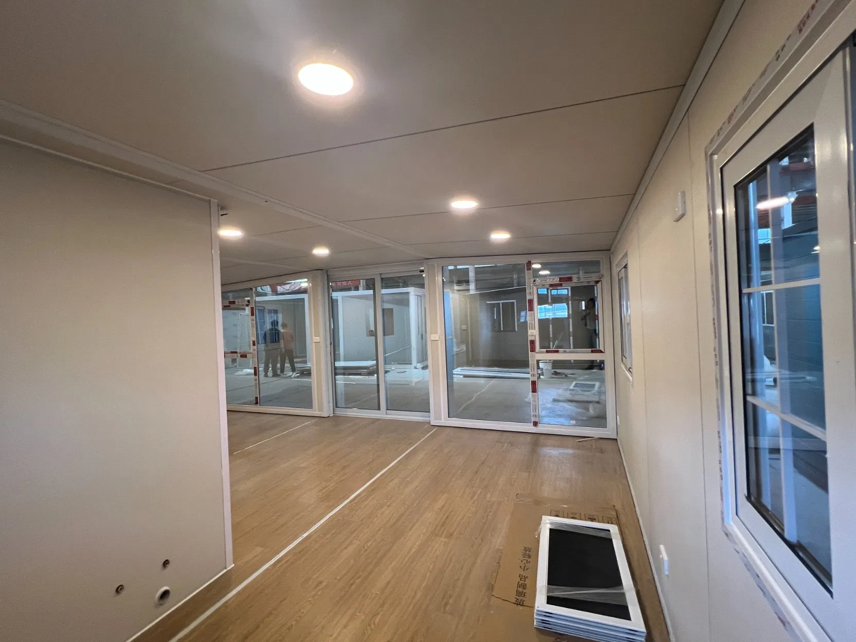 20FT Mobile Expandable Container House with Integrated HVAC System, Fire-Retardant Panels and ISO Certified Structure for Disaster Relief