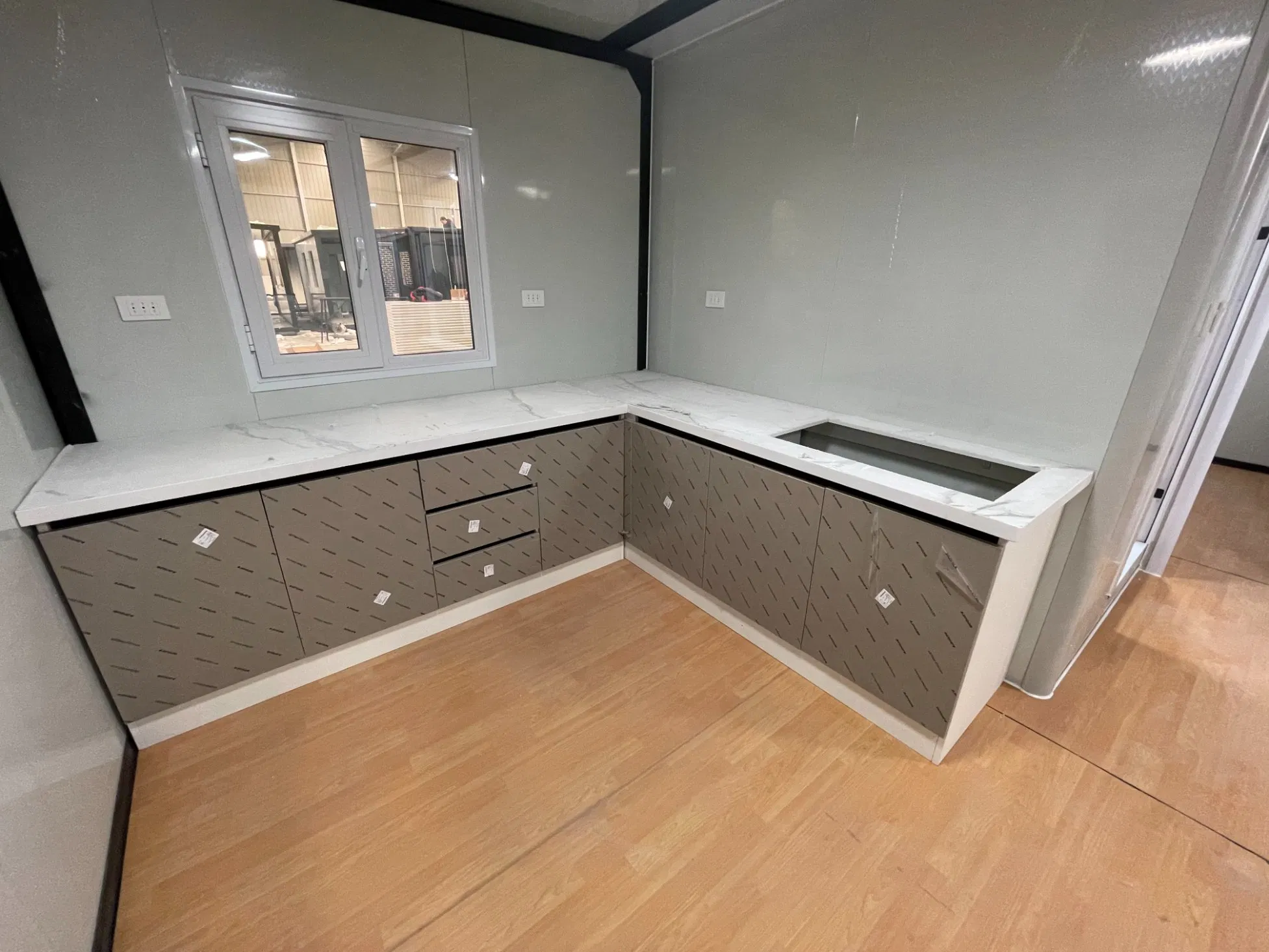 20FT 30FT 40FT Airbnb-Ready Double-Wing Expandable Steel Structure Building Mobile Prefab Container House