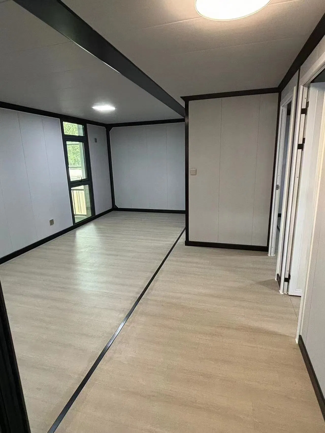 Hot Selling Expandable Container House with PVC Doors for Emergency Shelter