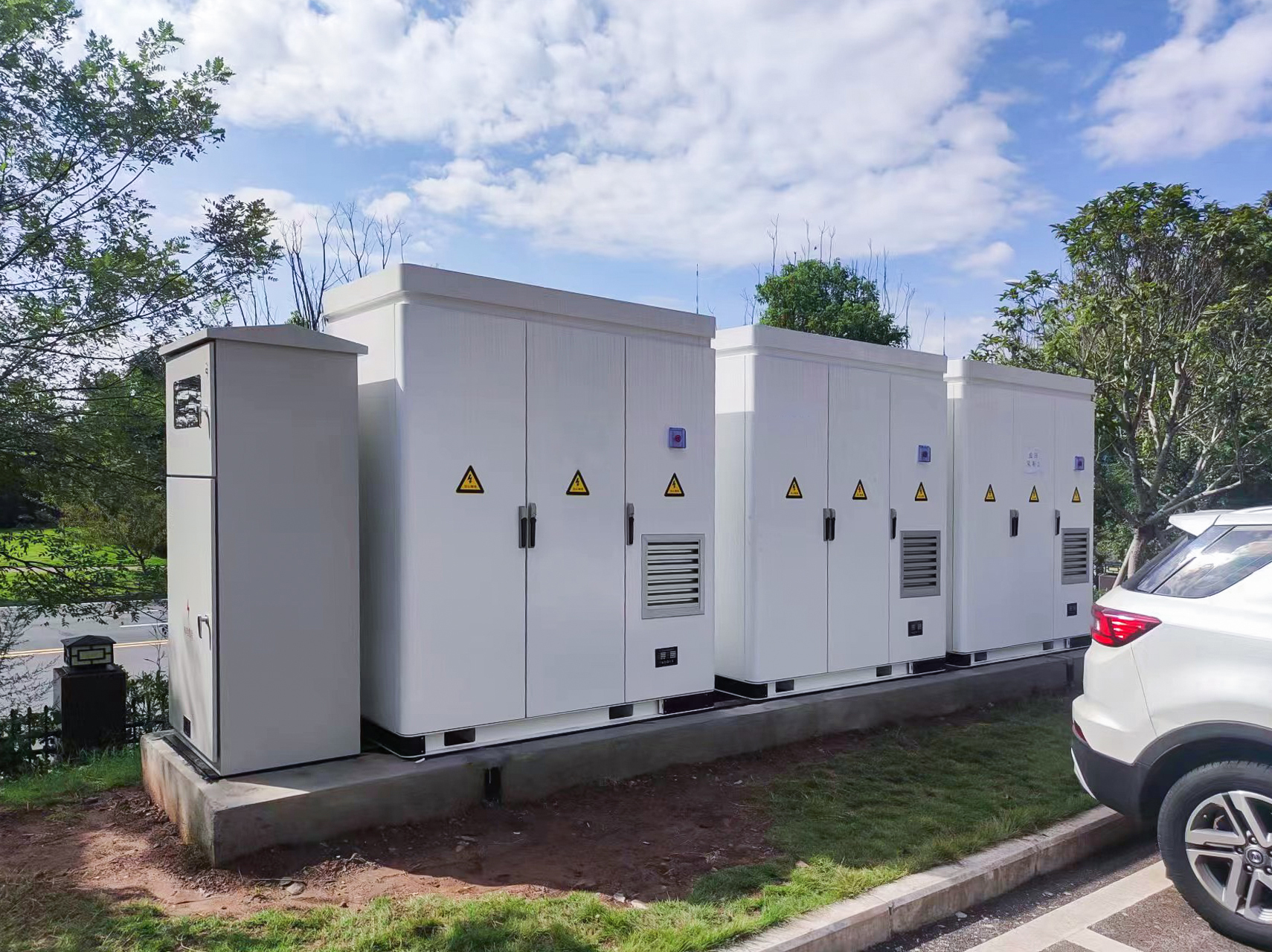 BOOSTESS Hybrid Solar Inverter &amp; Converter System 20kW to 50kW On-Grid &amp; Off-Grid Hybrid Generators with Lifepo4 Battery Type