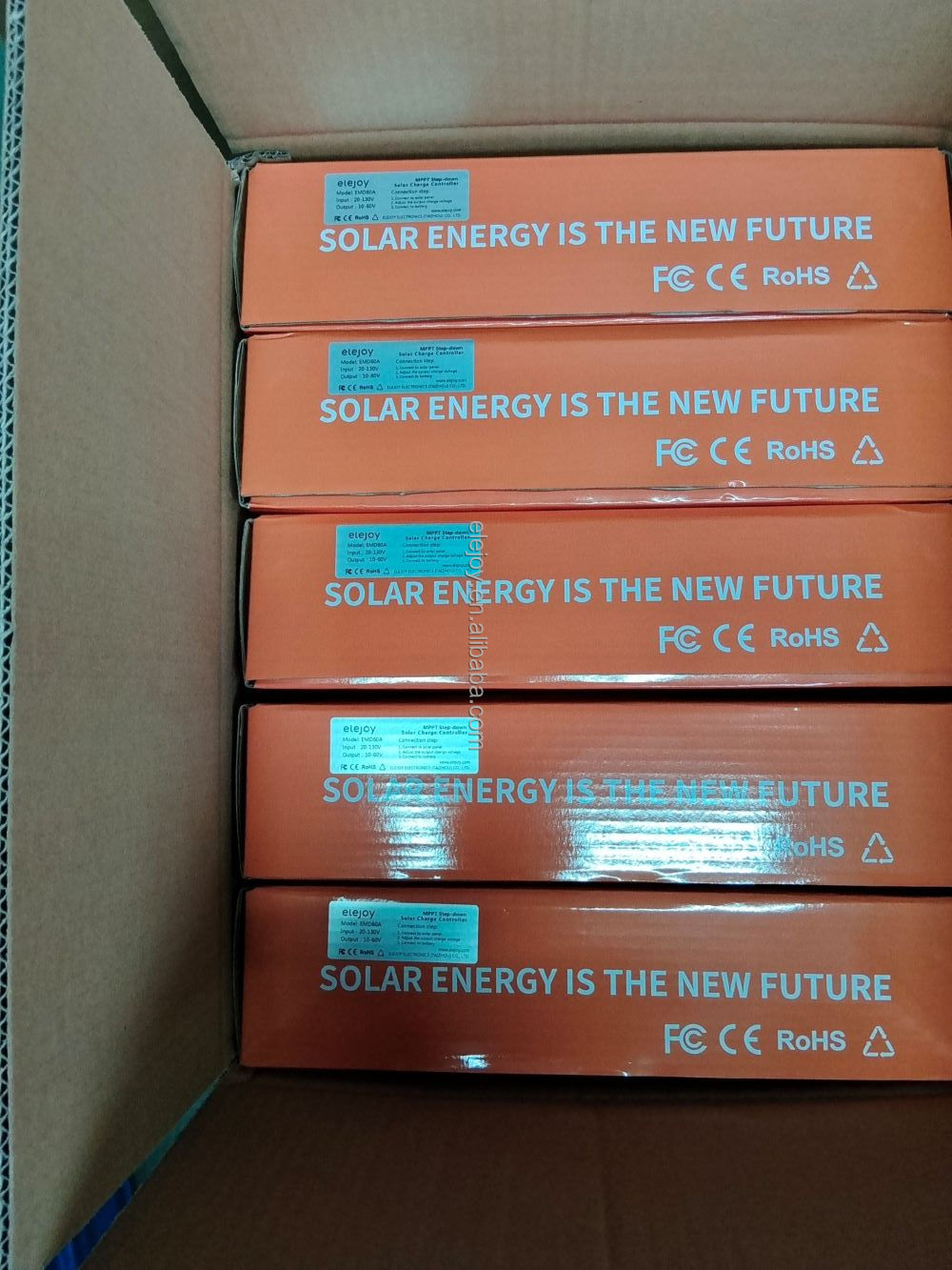 CE Rohs FCC Certified EMD60A 2700W Adjustable MPPT Solar Charge Controller 12/24/36/48V 99% LCD Display 50A/60A Smart Buck Type