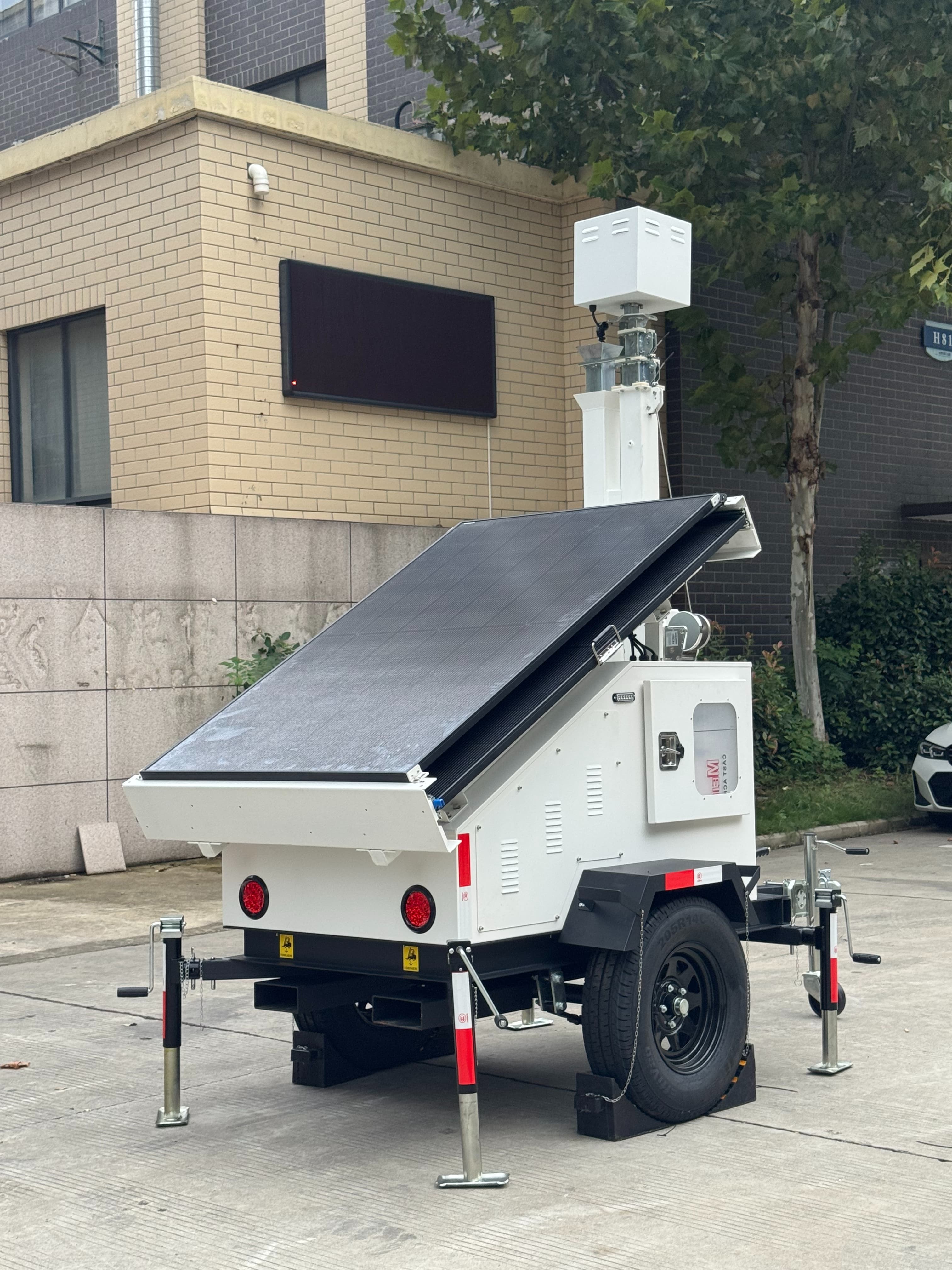 360 Wireless Camera Solar Trailer Security Off-grid Open Parking Lot Monitoring Tower