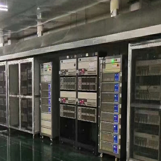Off-Grid Hybrid 215kWh Liquid Cooled Commercial Energy Storage System IP55 for Peak Shaving,PV Self-consumption and Backup Power