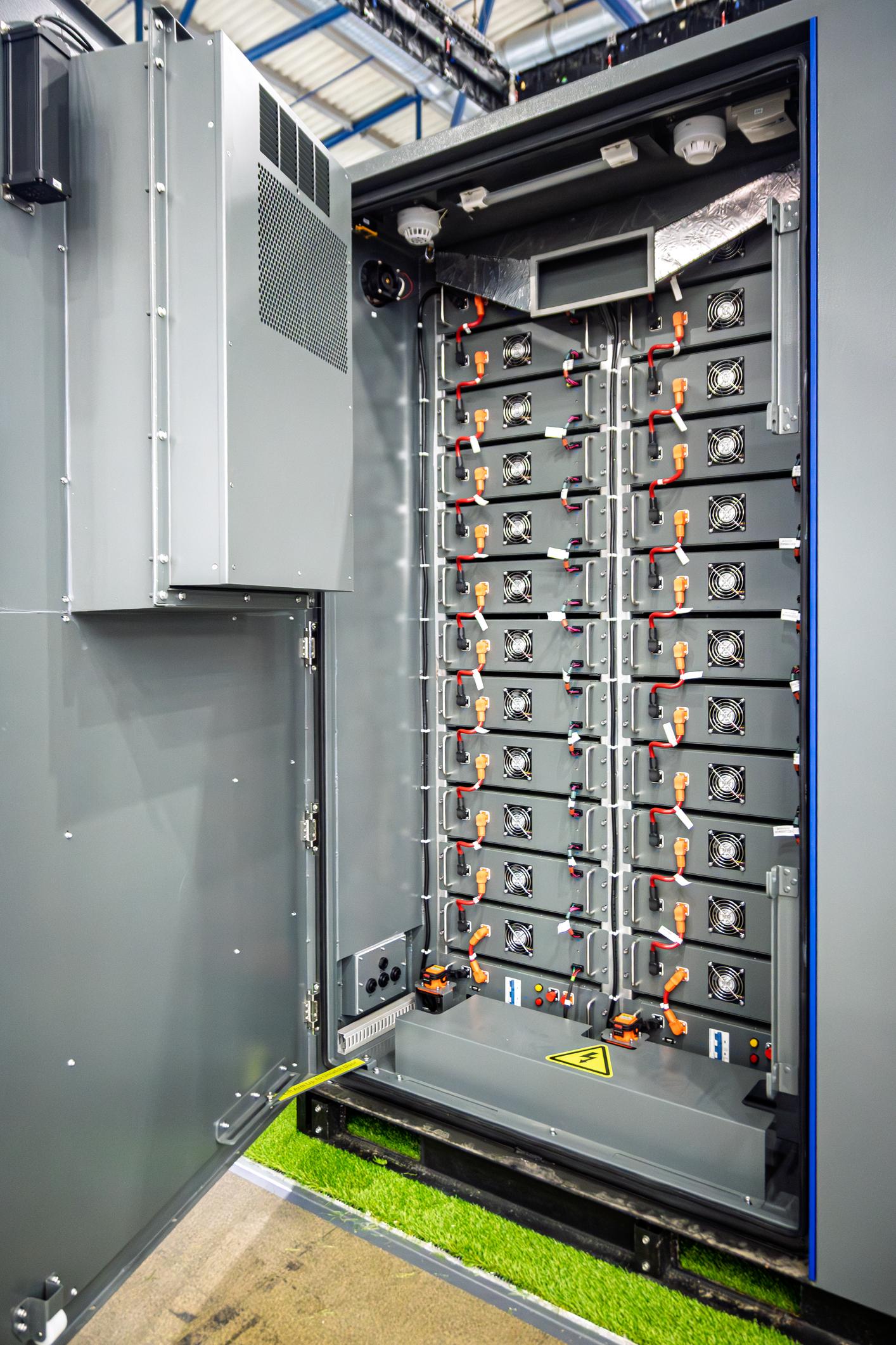 10kW Solar Energy Storage Battery BMS Management Industrial LFP High Voltage 700V off Grid Air Cooling